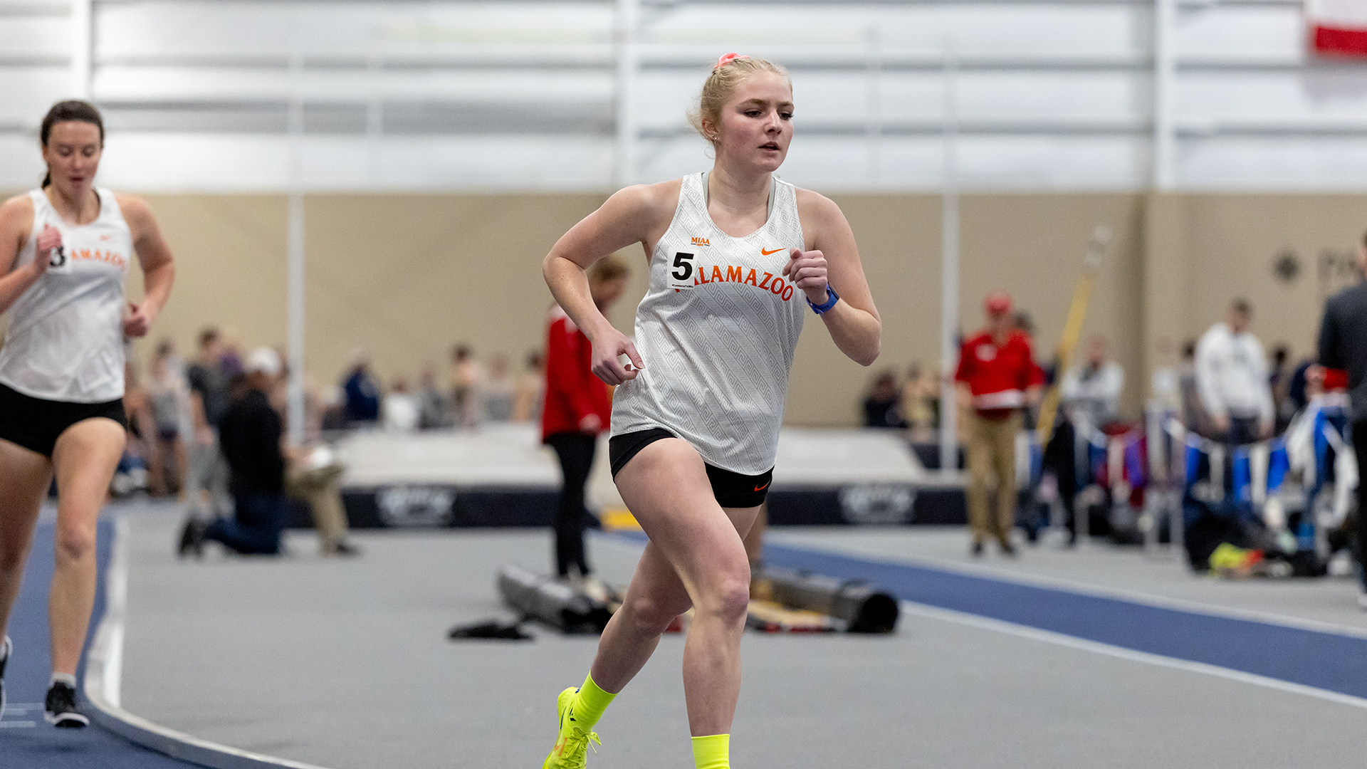 Grace Murphy running track