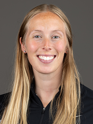 Andi Phelps Headshot 2026