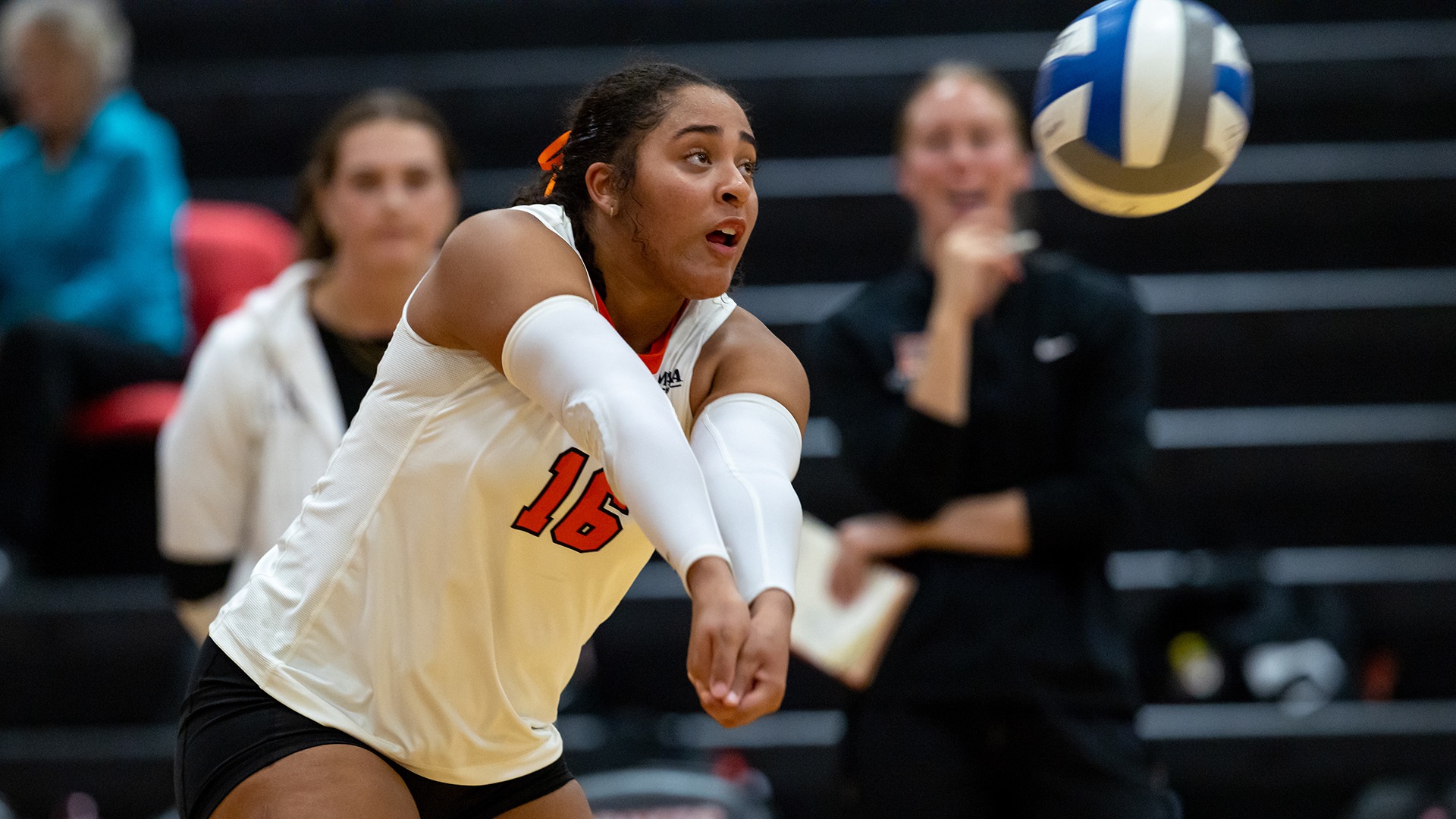 Taylor Stephens playing volleyball