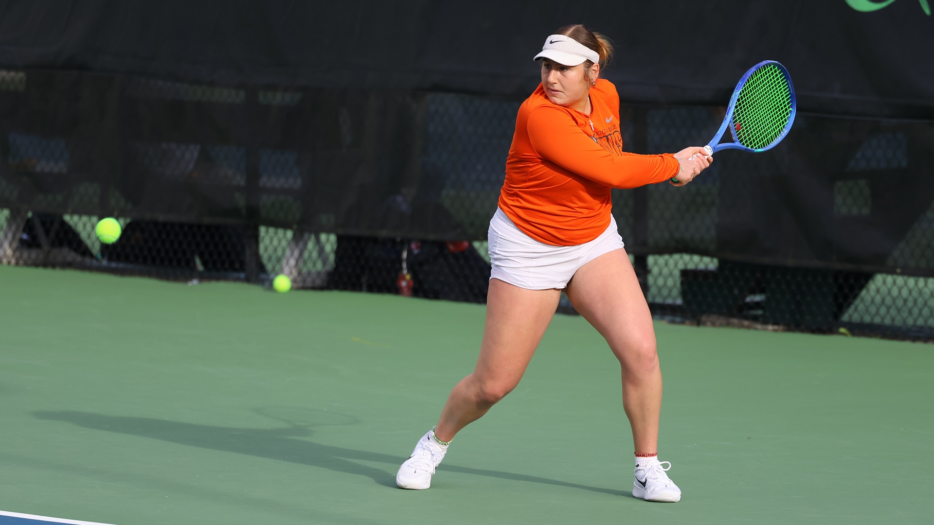 Juliana Pullen playing tennis