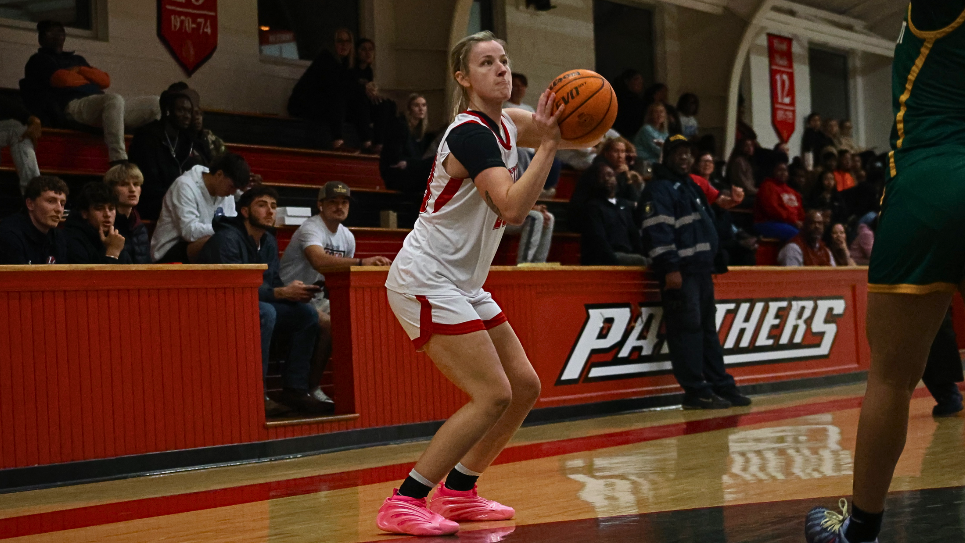 Skylar Edwards Header 3