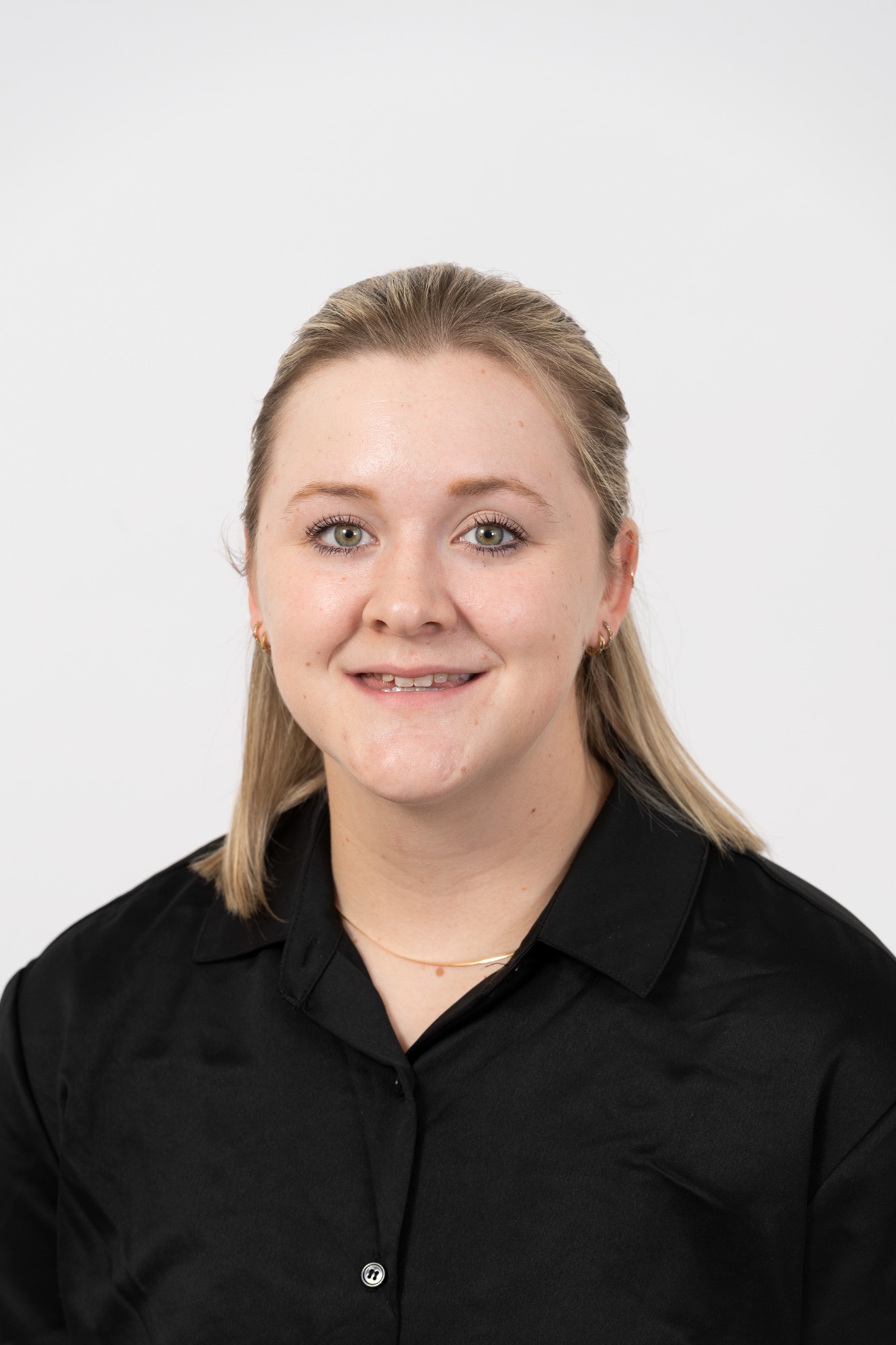 Samantha Thomas 22-23 headshot