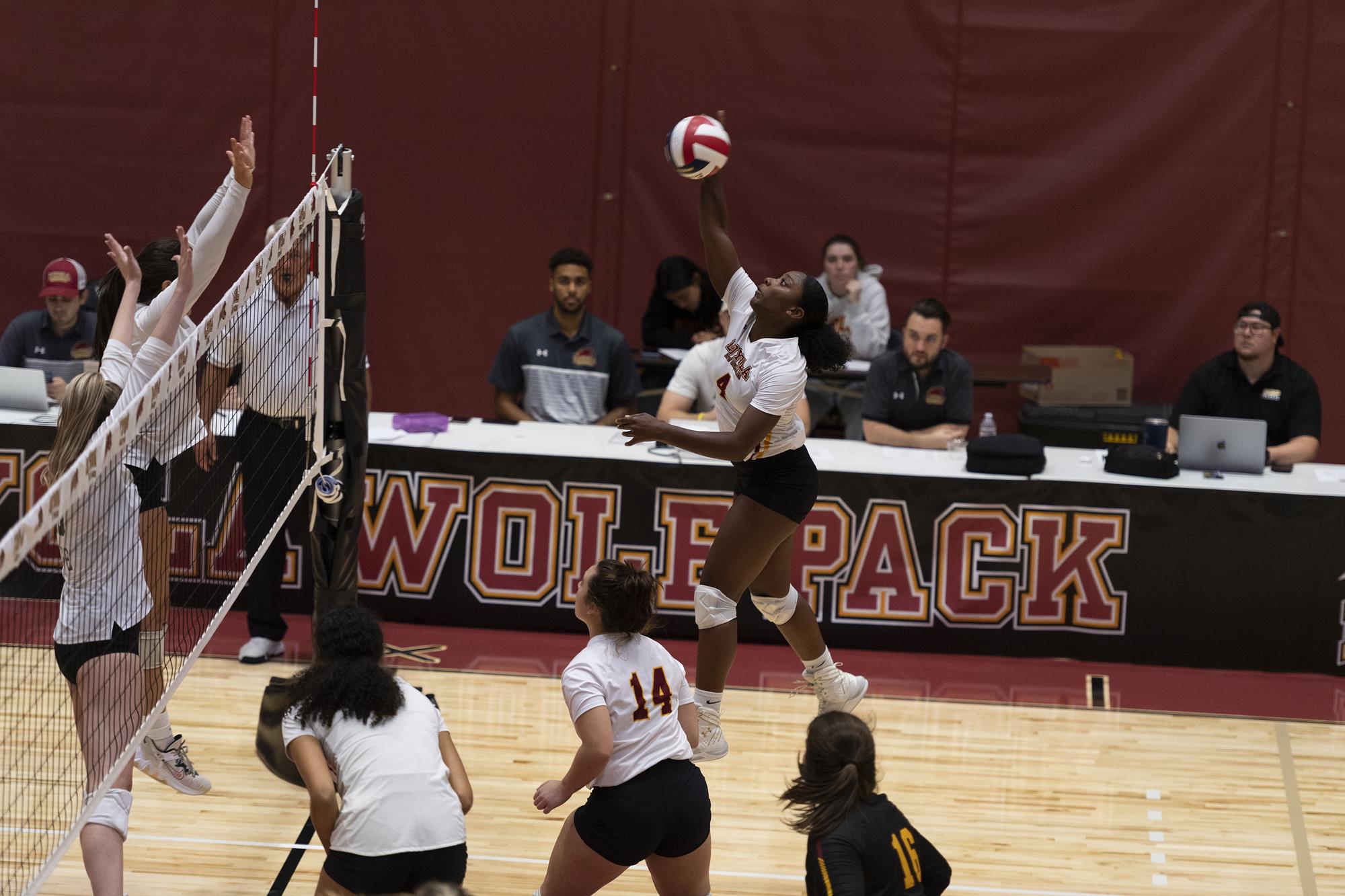 Simone Tyson 2022 Women's Volleyball Loyola University New Orleans