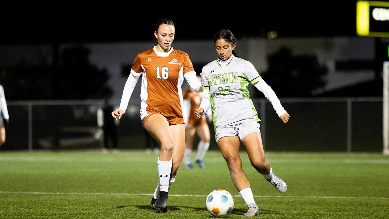 Emma Henriques battles for the ball
