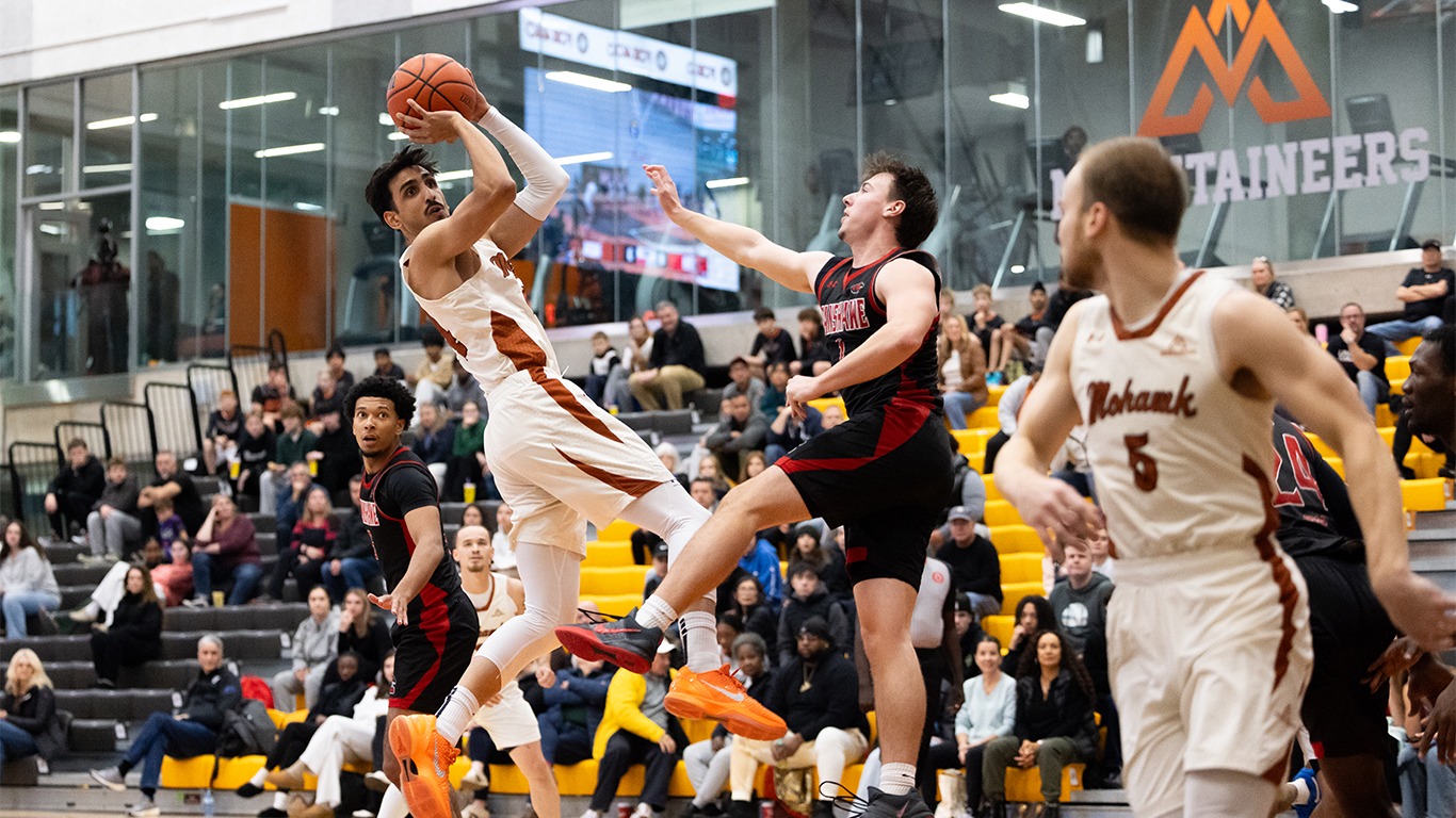 Kazim Raza with an acrobatic shot