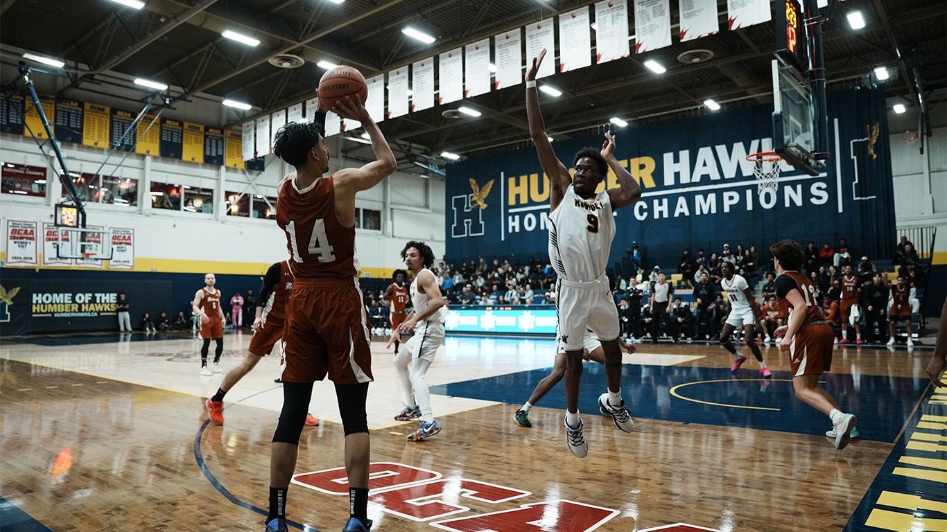 Kazim Raza shooting for three