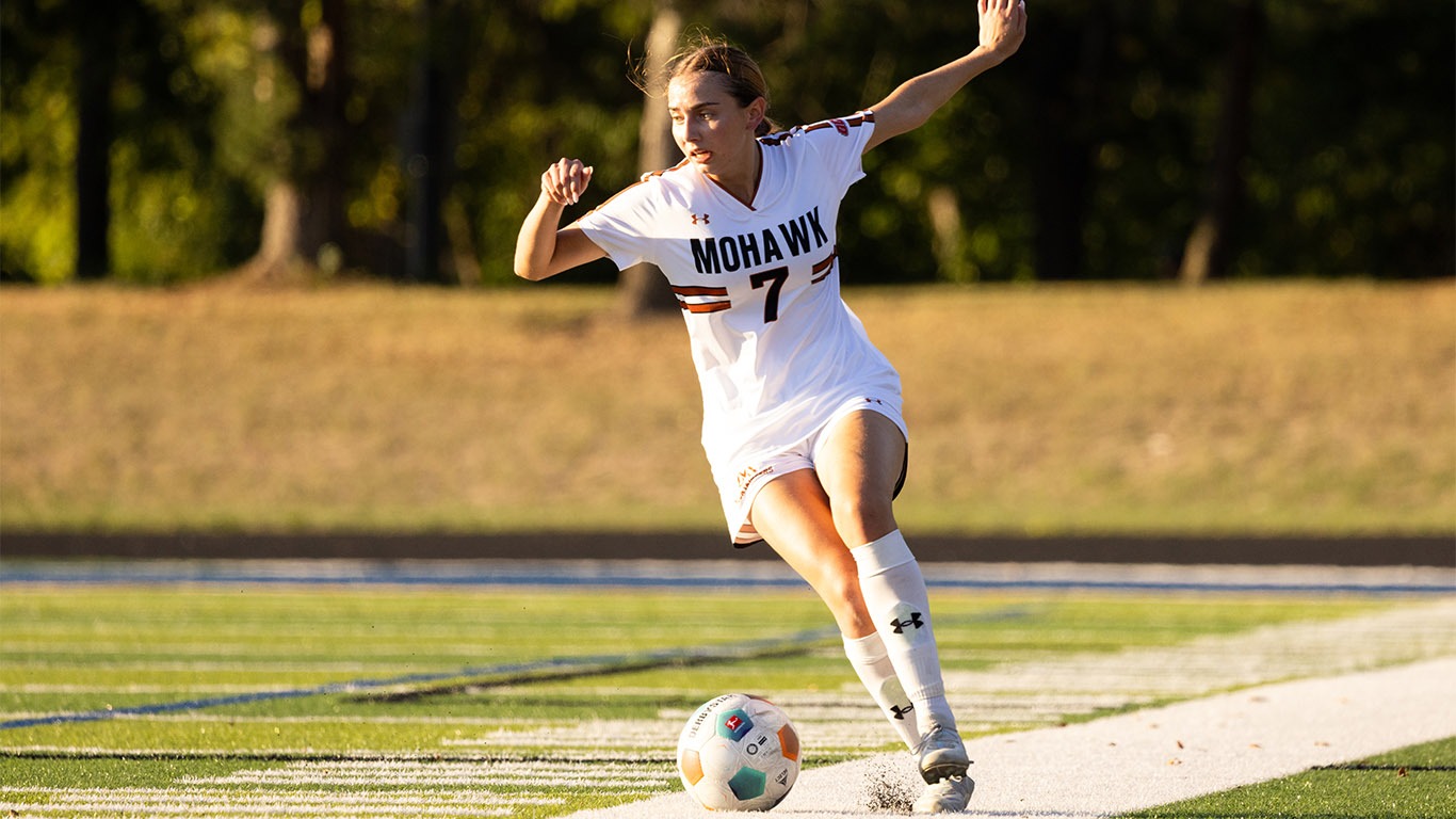 Bernarda Torres with the ball for Mohawk