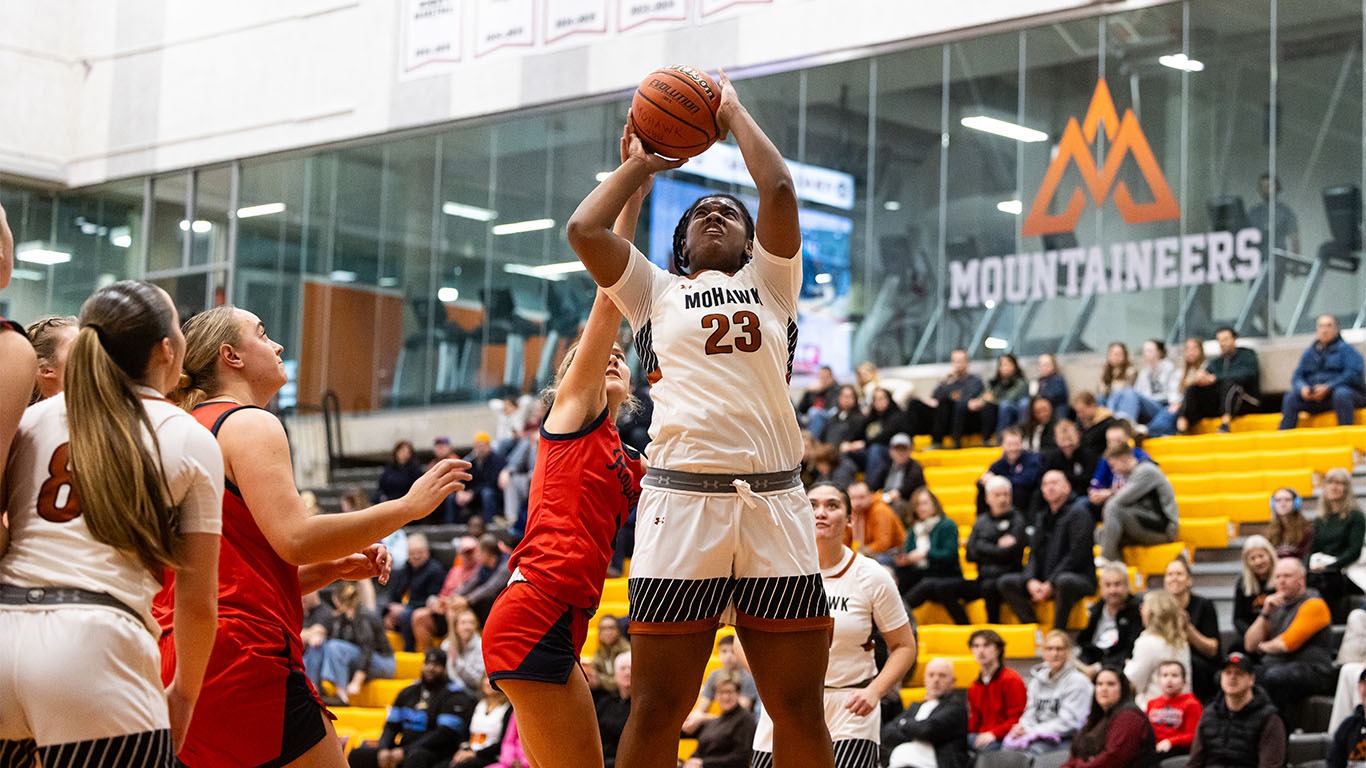 Tiffany Williams goes up strong