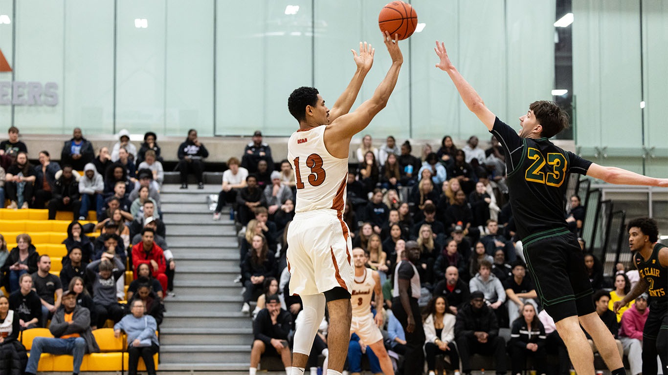 Jerry Jr. Mercury shooting a jumper