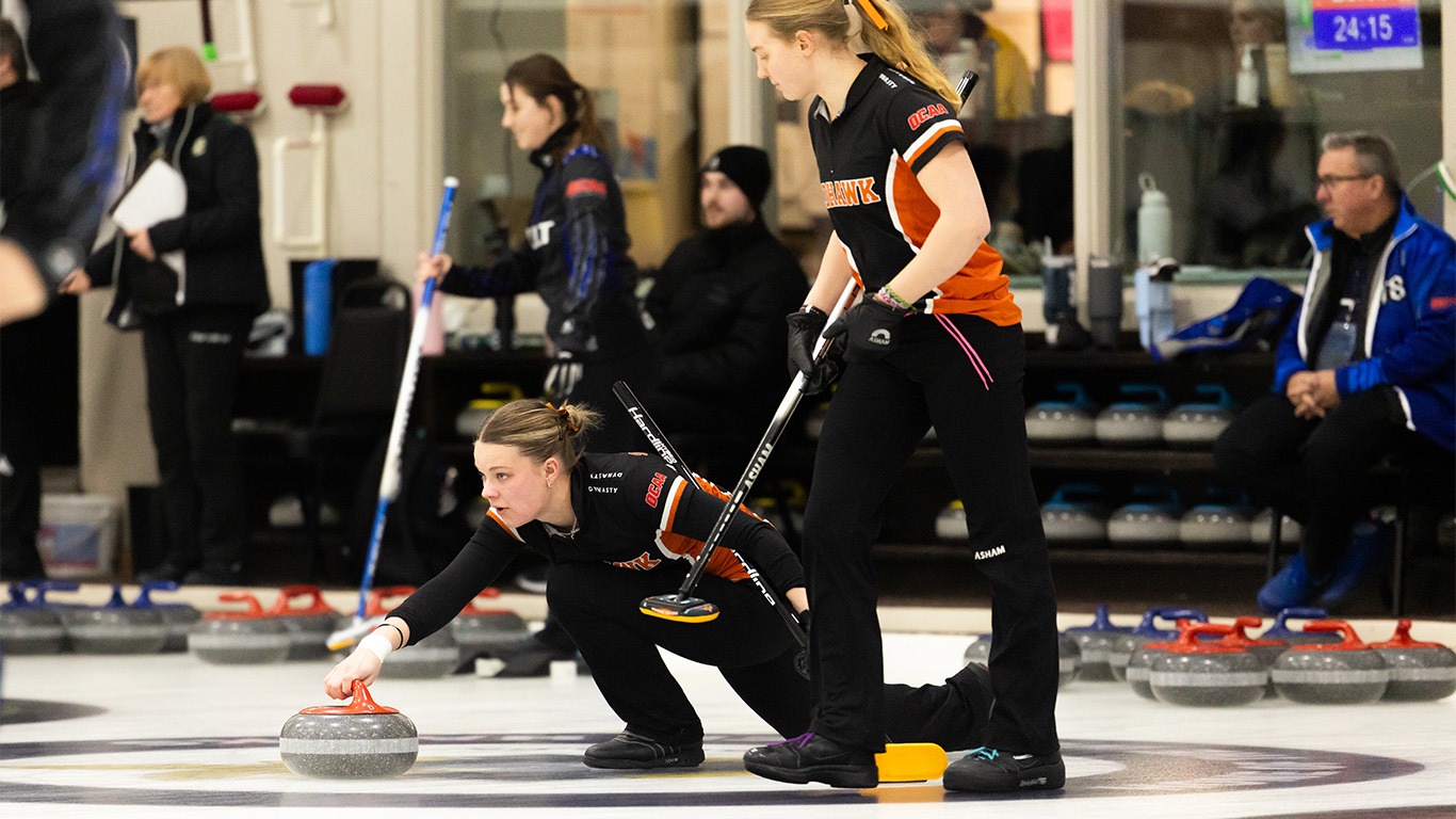 Natalie Scholtens throwing the rock