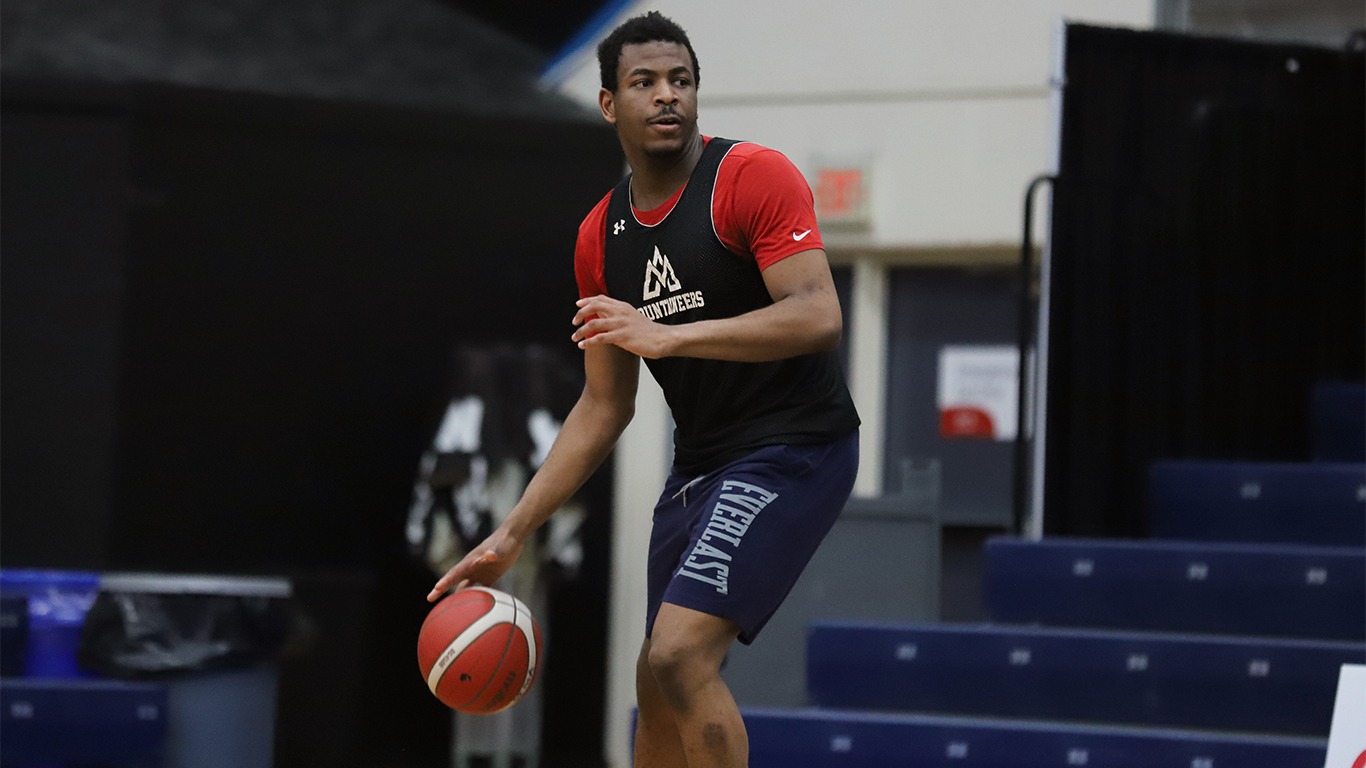 Mountaineers CCAA Championship practice 