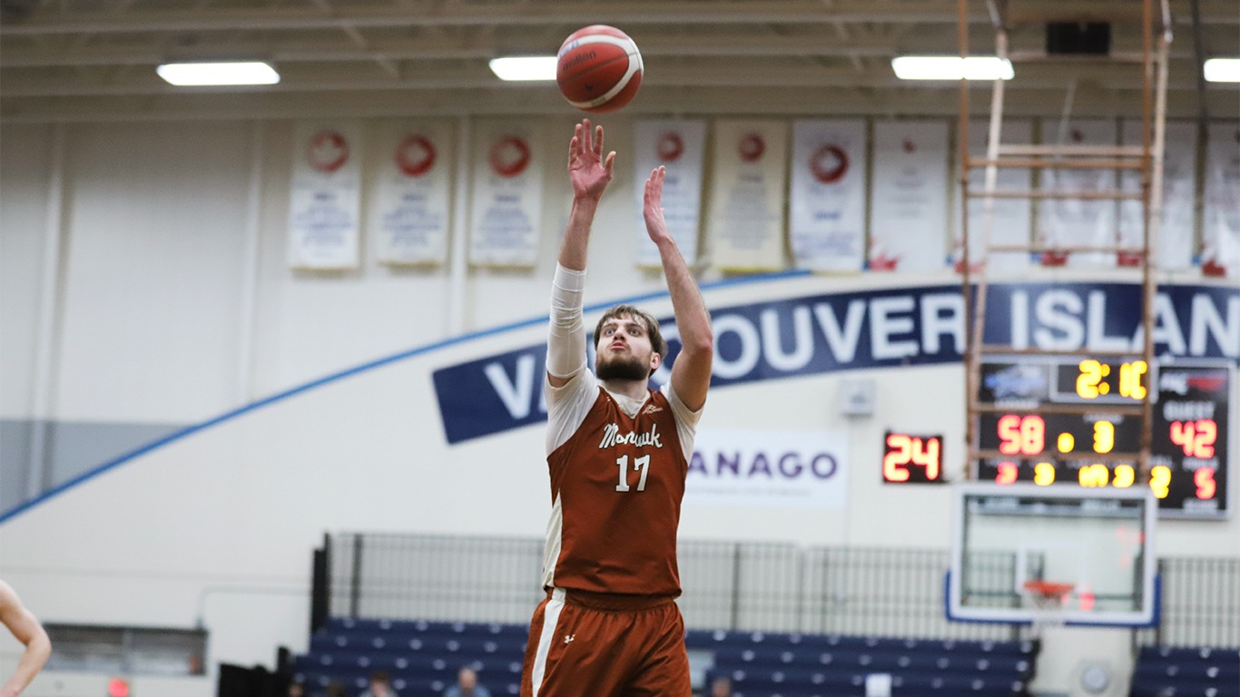 Marko Dosen shooting a free throw