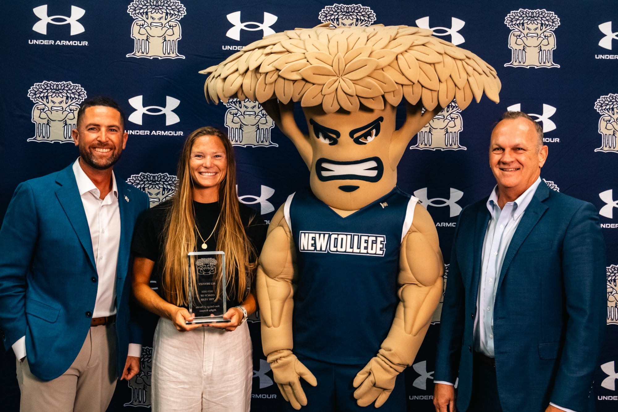 Ali Denney receives the 2026 Rooty's Coach of The Year Award 