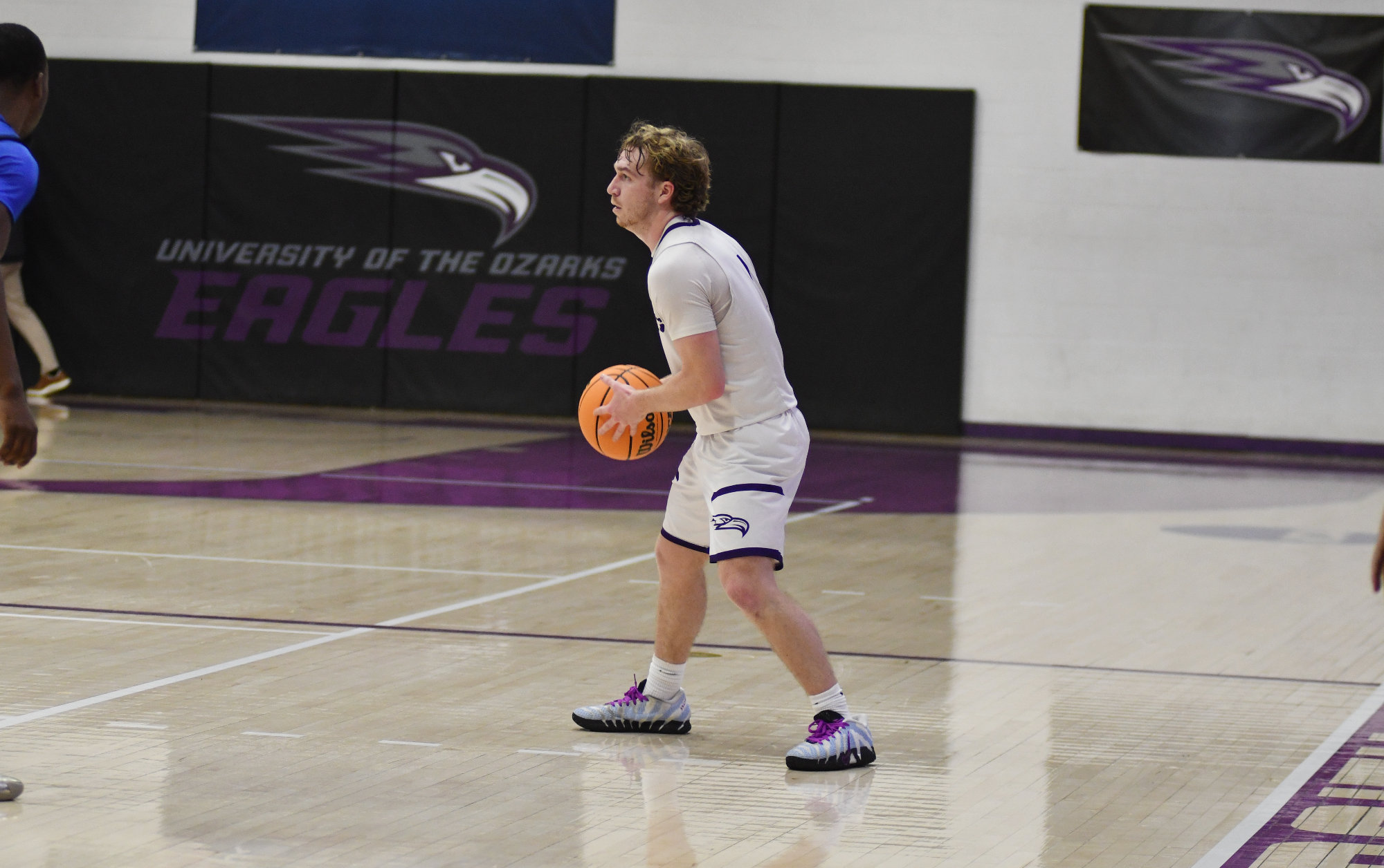 Dylan Archey passed to a teammate. 