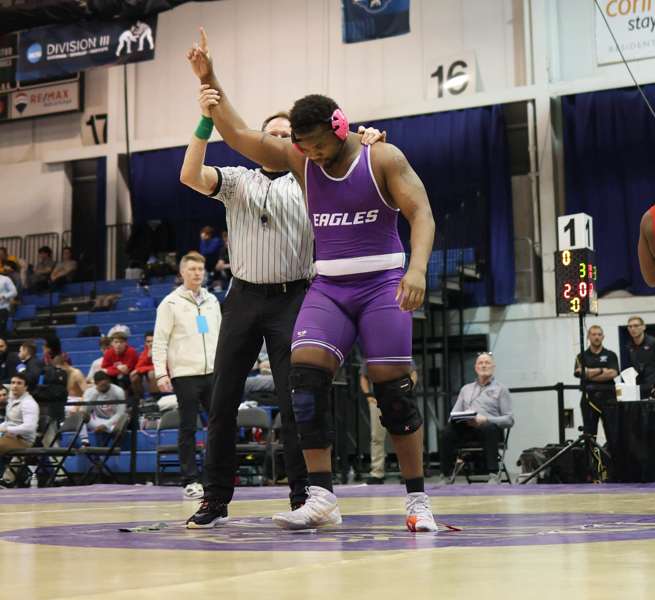 Ka'Ron Lewis wins a match at the NCAA III Regional.