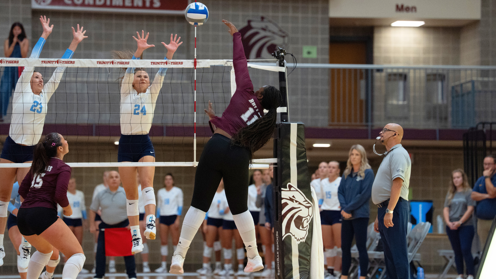 Women's Volleyball - WC/ULV Invitational