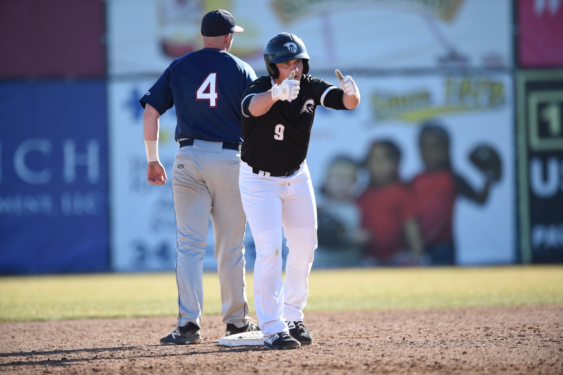 Baseball Sweeps in ODAC First Round Roanoke College