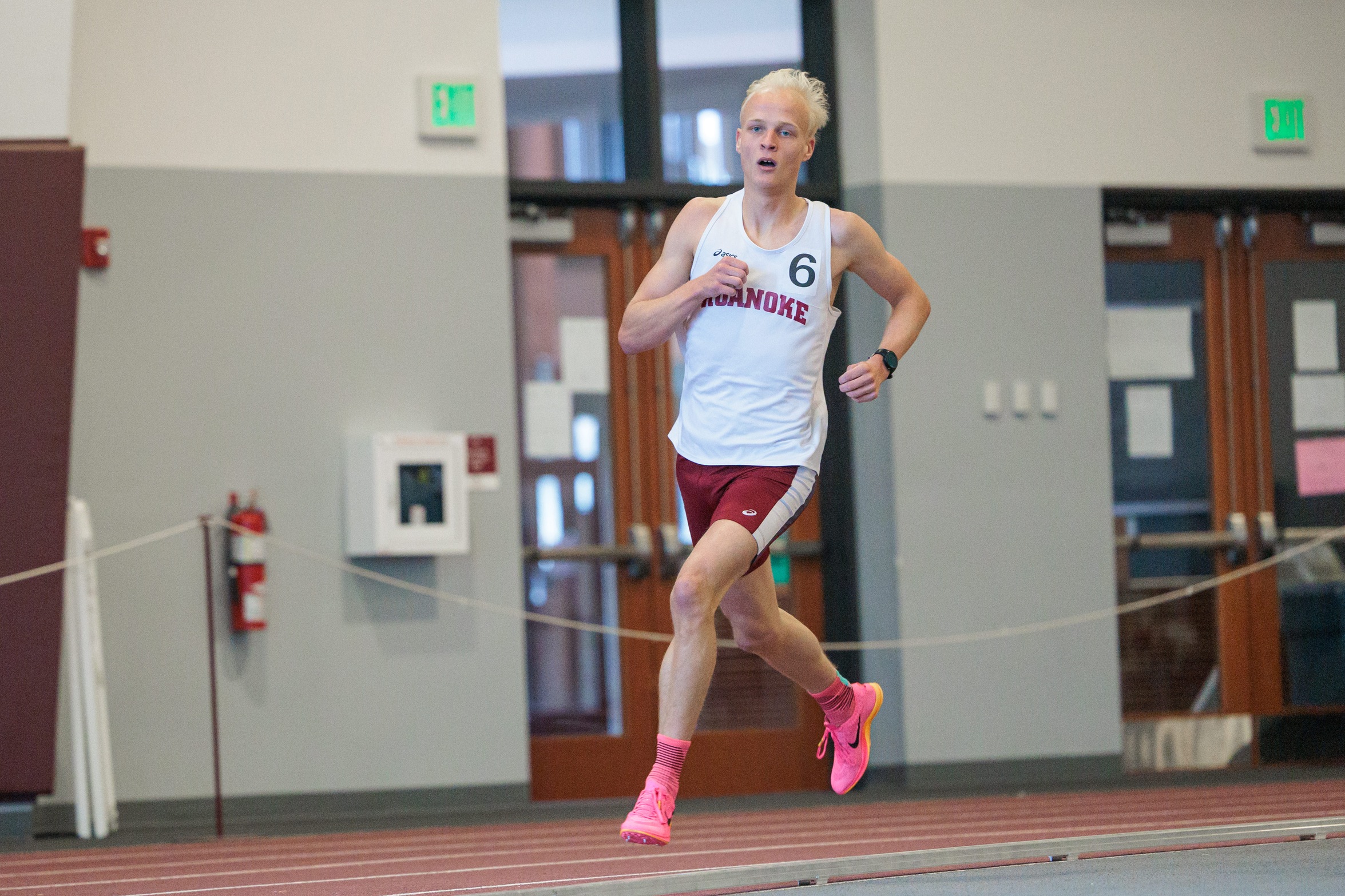 Neeble Breaks School Record as Maroons Host Finn Pincus Invitational
