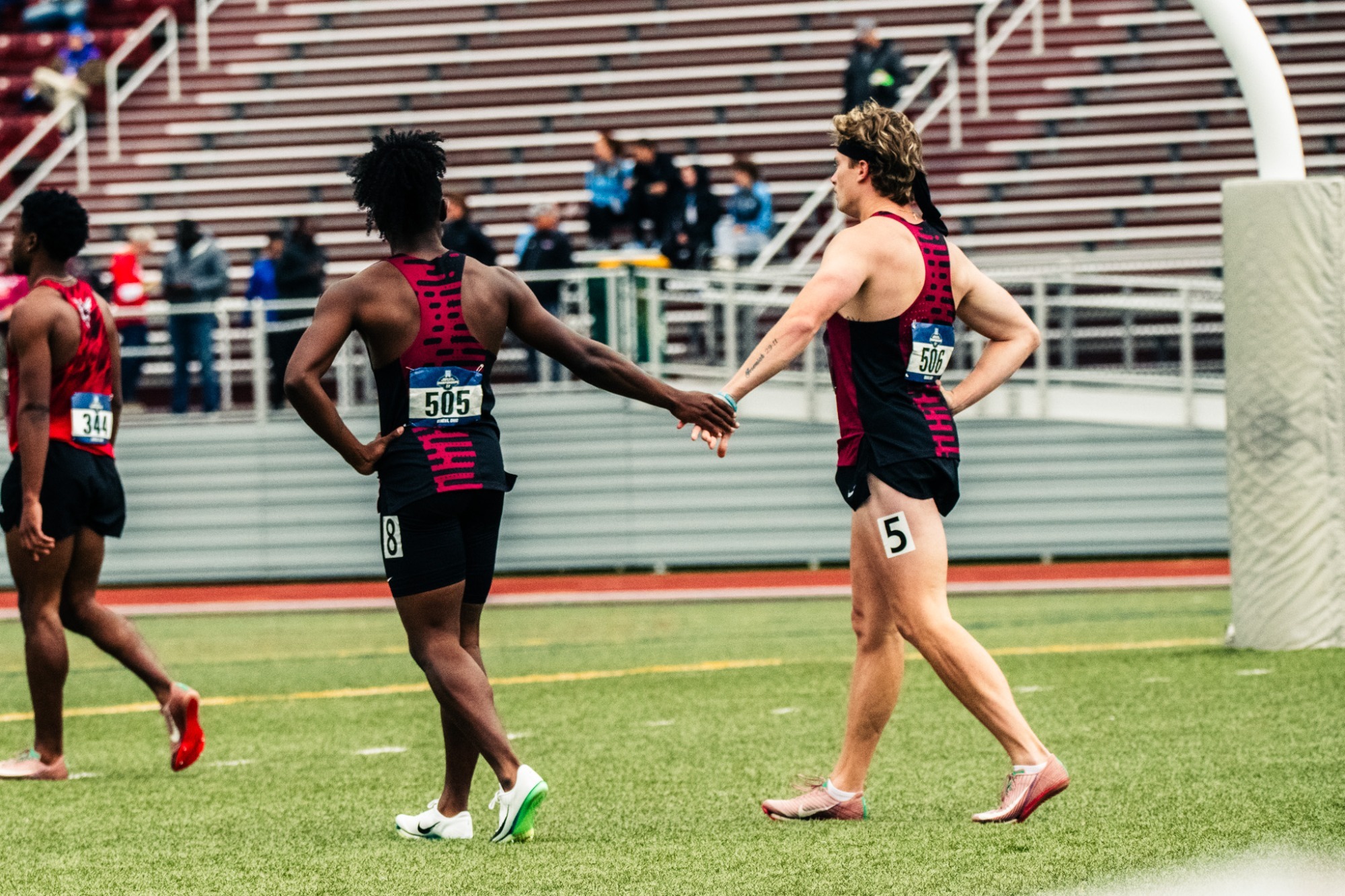 Carter - Fowler high five at NCAAs