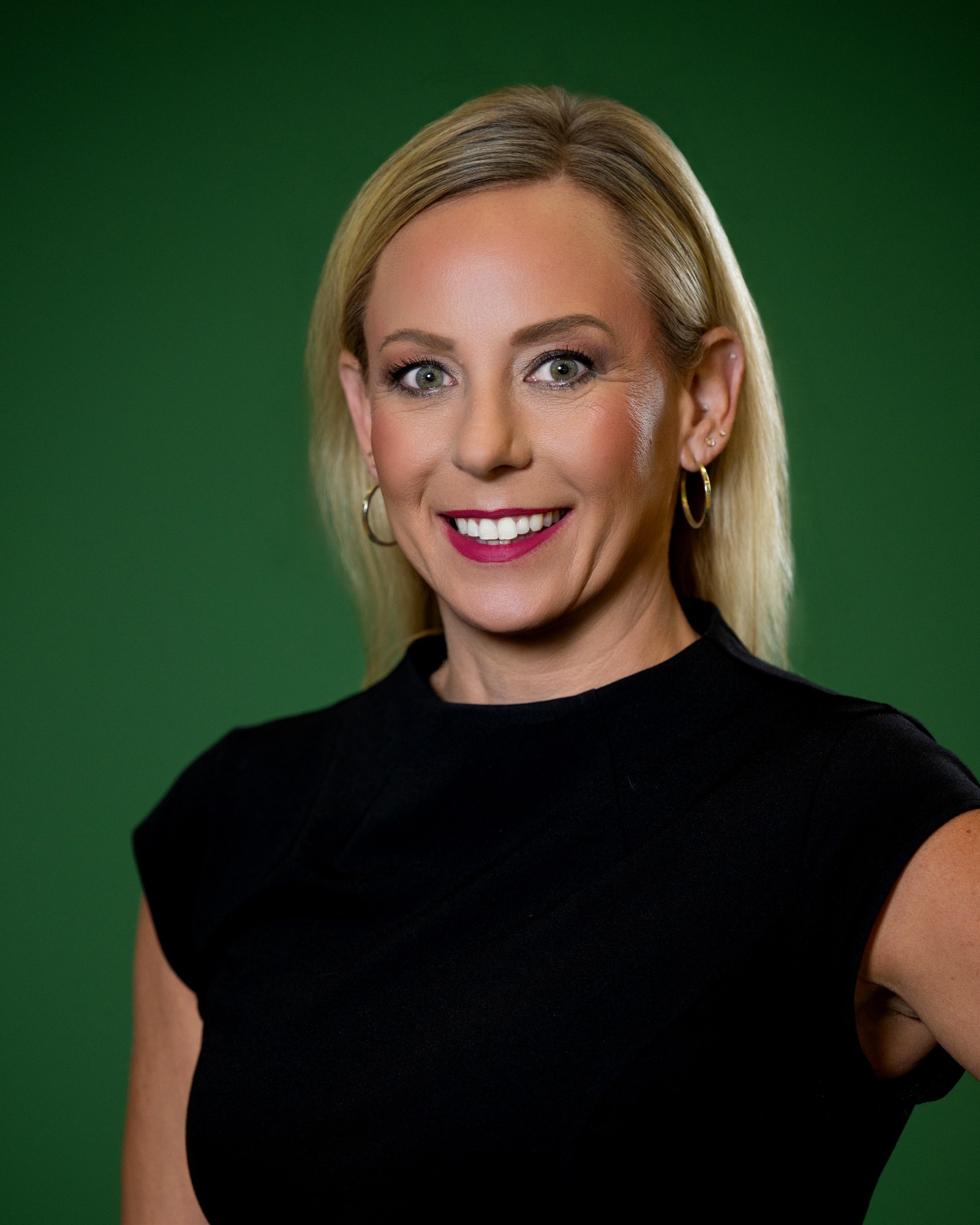 Lindsay Jones 26-27