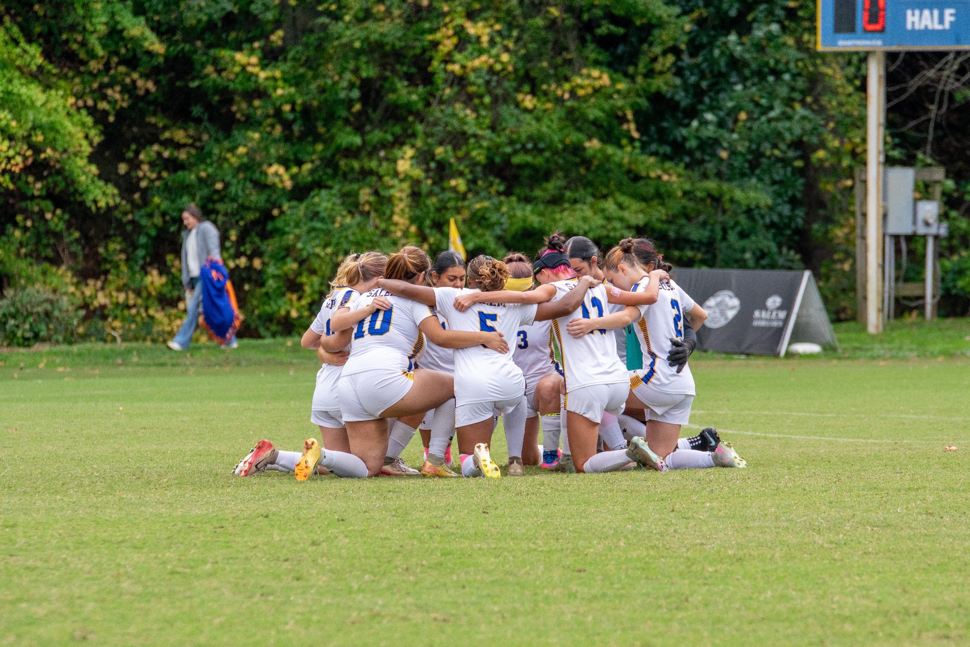 Huddle Photo