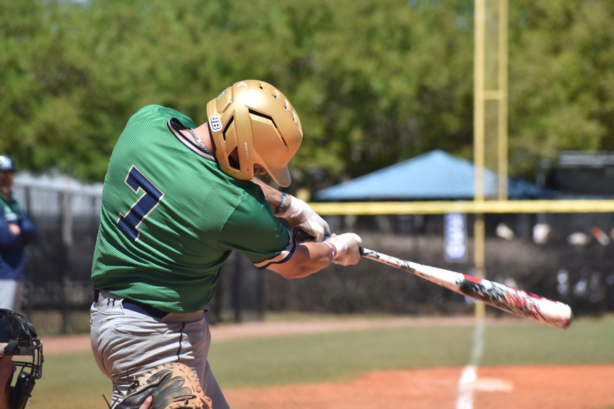 Brady Smolinski smacked a double among the Seahawks' dozen hits