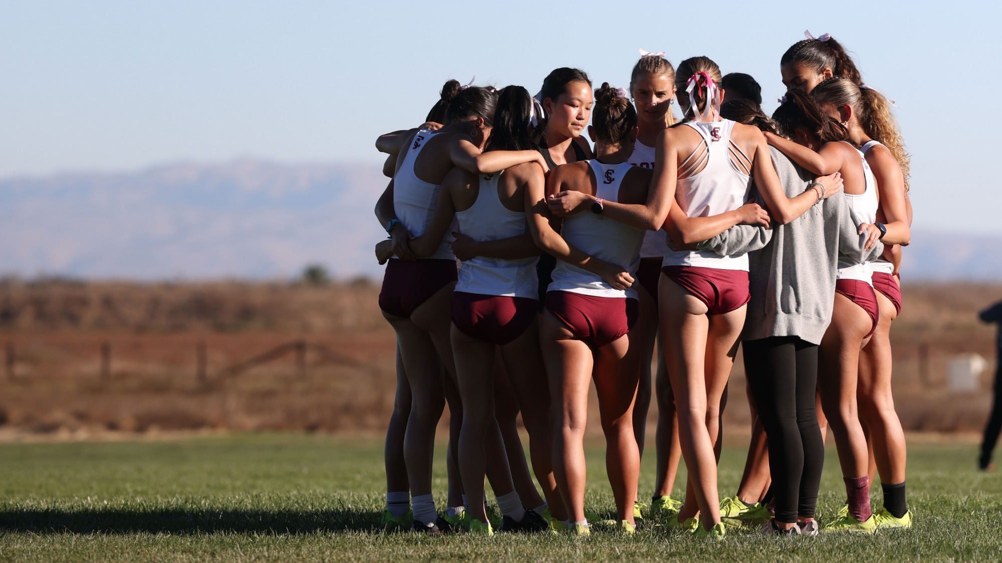 Women's Track & Field Closes Out Outdoor Opener - Santa Clara University