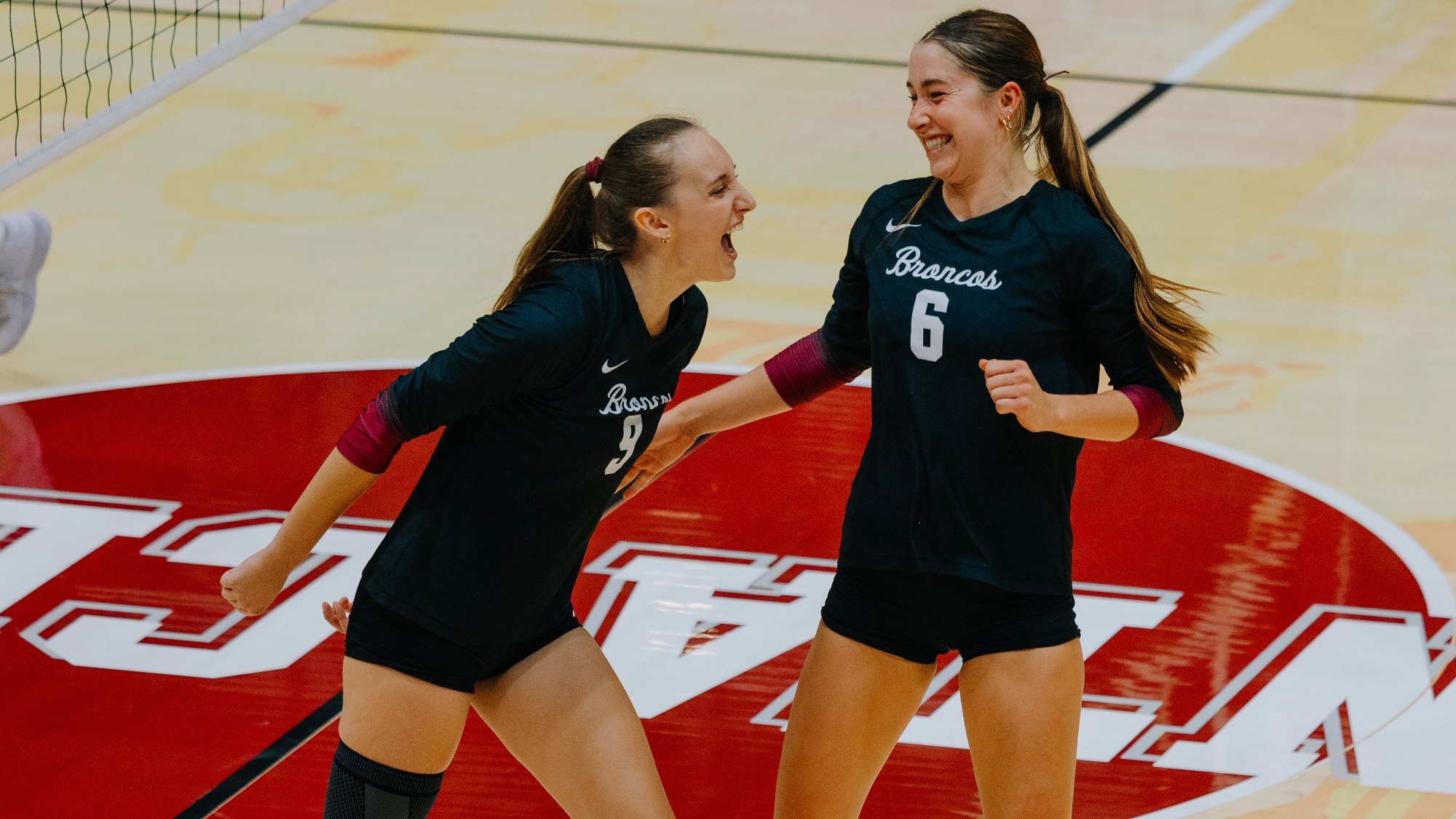 Selin Aslayan & Grace Flanagan celebration vs Pepperdine, 9-24-2026