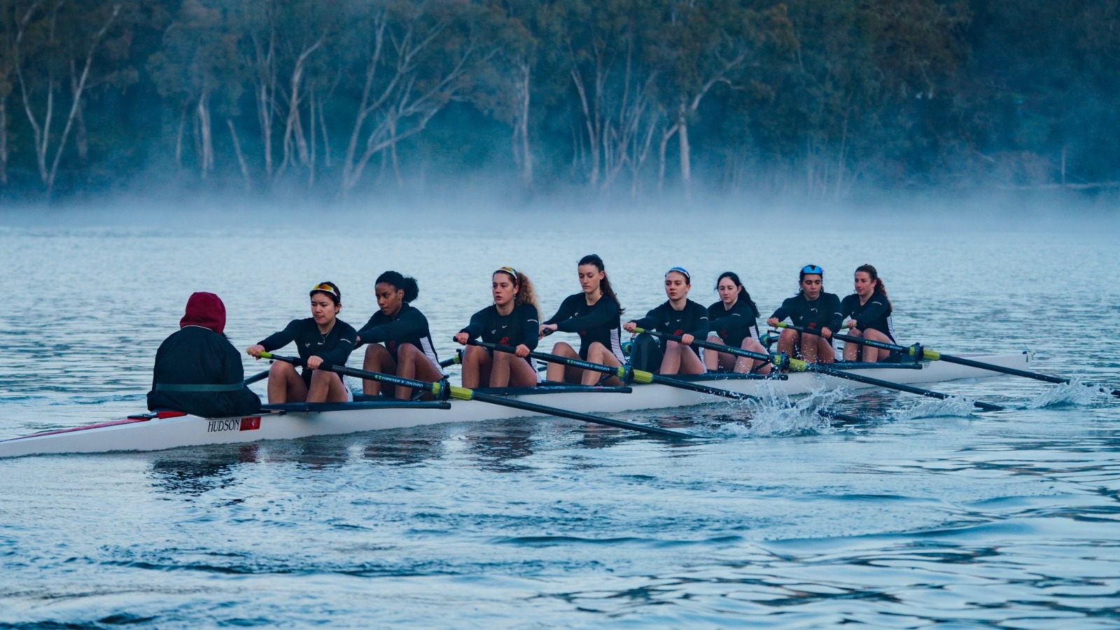 DSC07125 women's rowing
