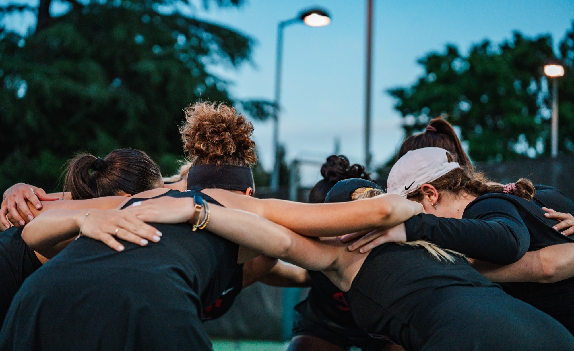 260423 WTEN vs Washington State_WCC Tournament_Huddle_DSC09035