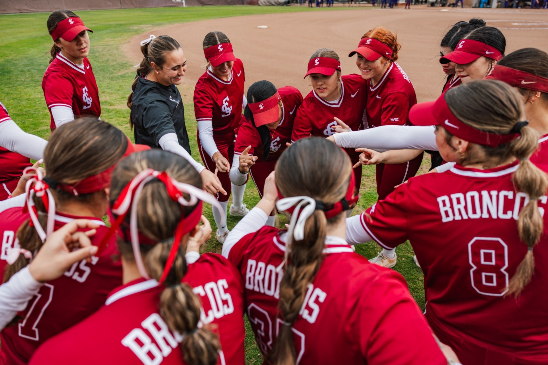 260215 SB vs Washington_Huddle_AJT_3830
