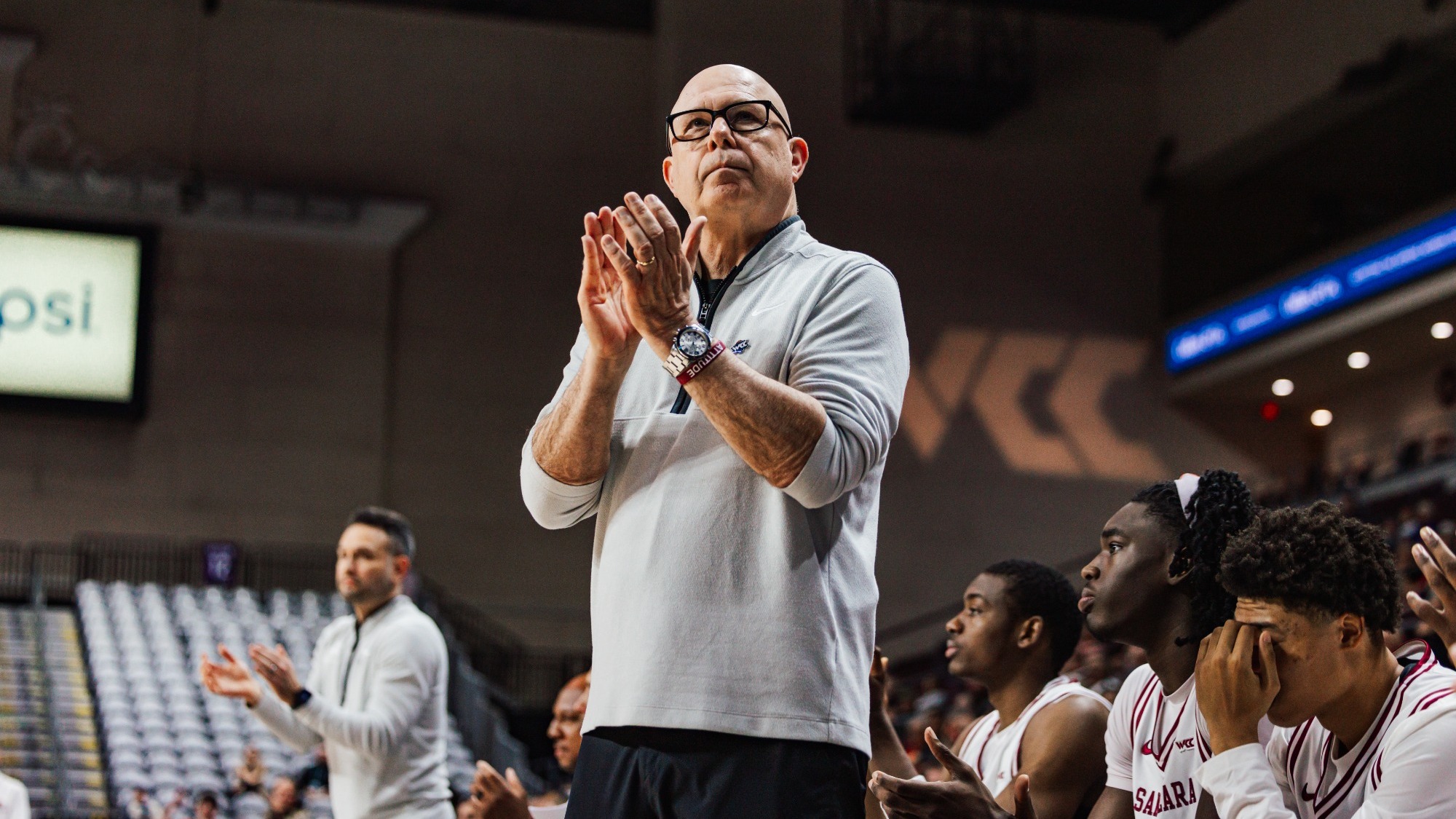 Sendek, Herb Action