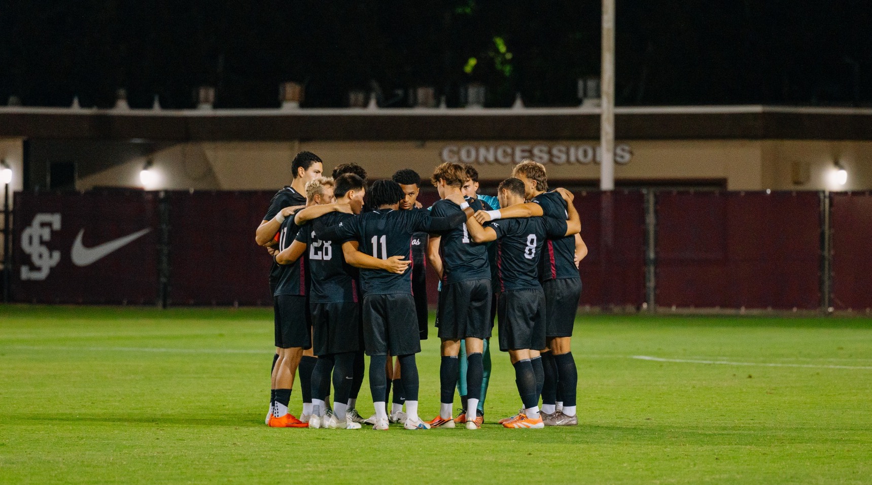 260830 MSOC vs Utah Valley Huddle AJT_3233