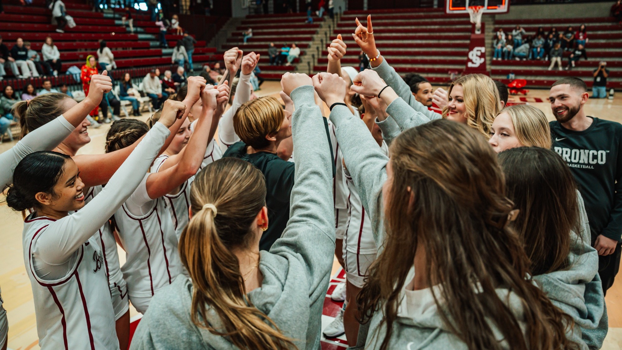 Huddle DSC01931 wbb