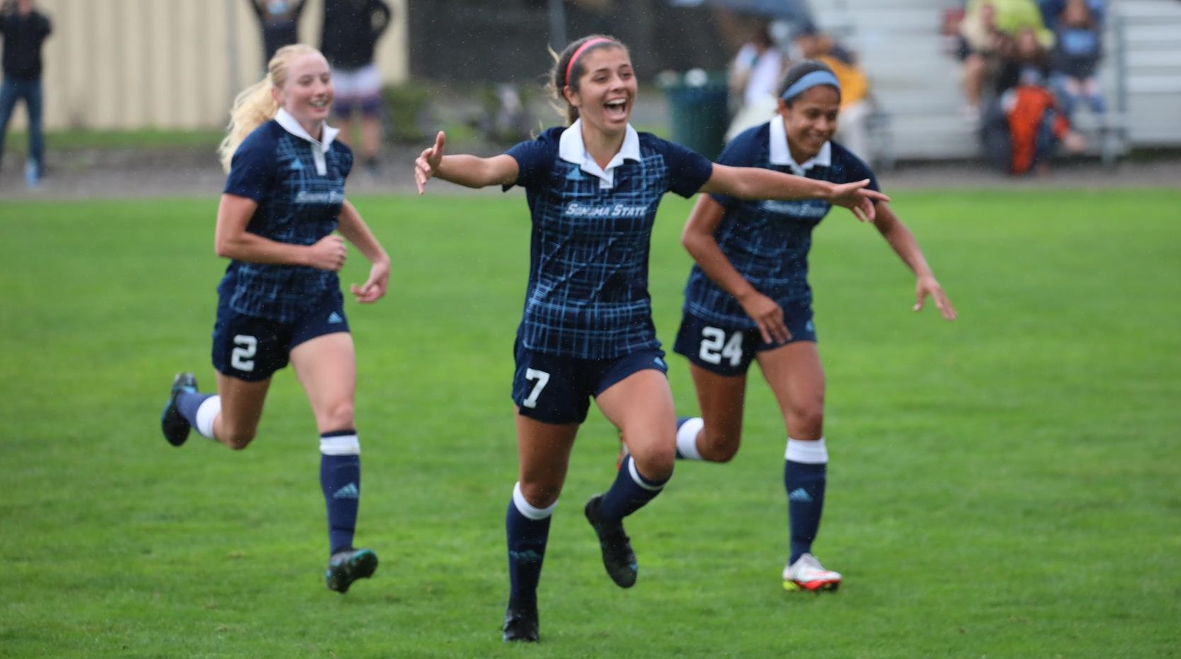 Lexi ZandonellaArasa 2022 Women's Soccer Sonoma State University