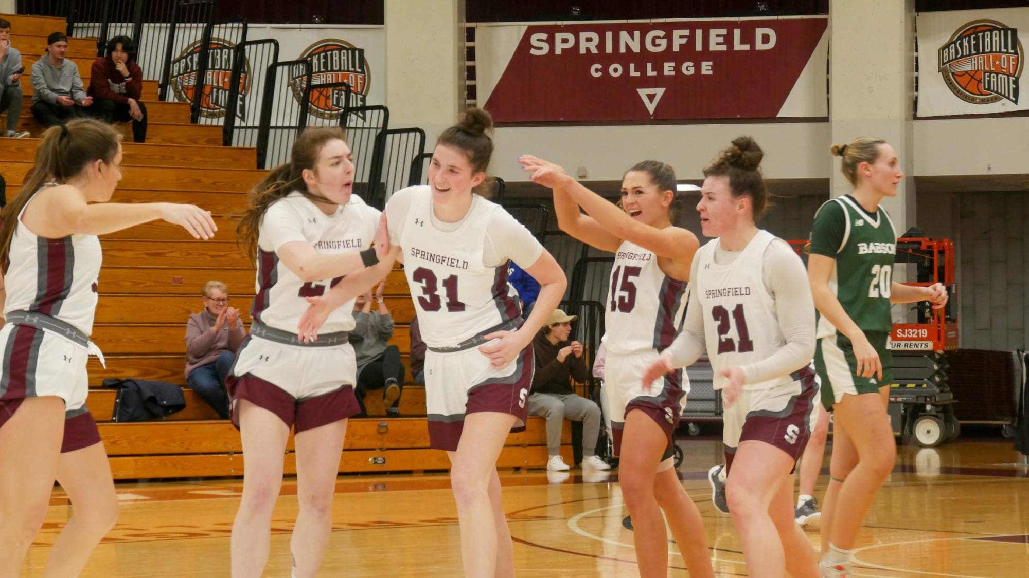 Women's Basketball Downs Babson, 58-48 - Springfield College