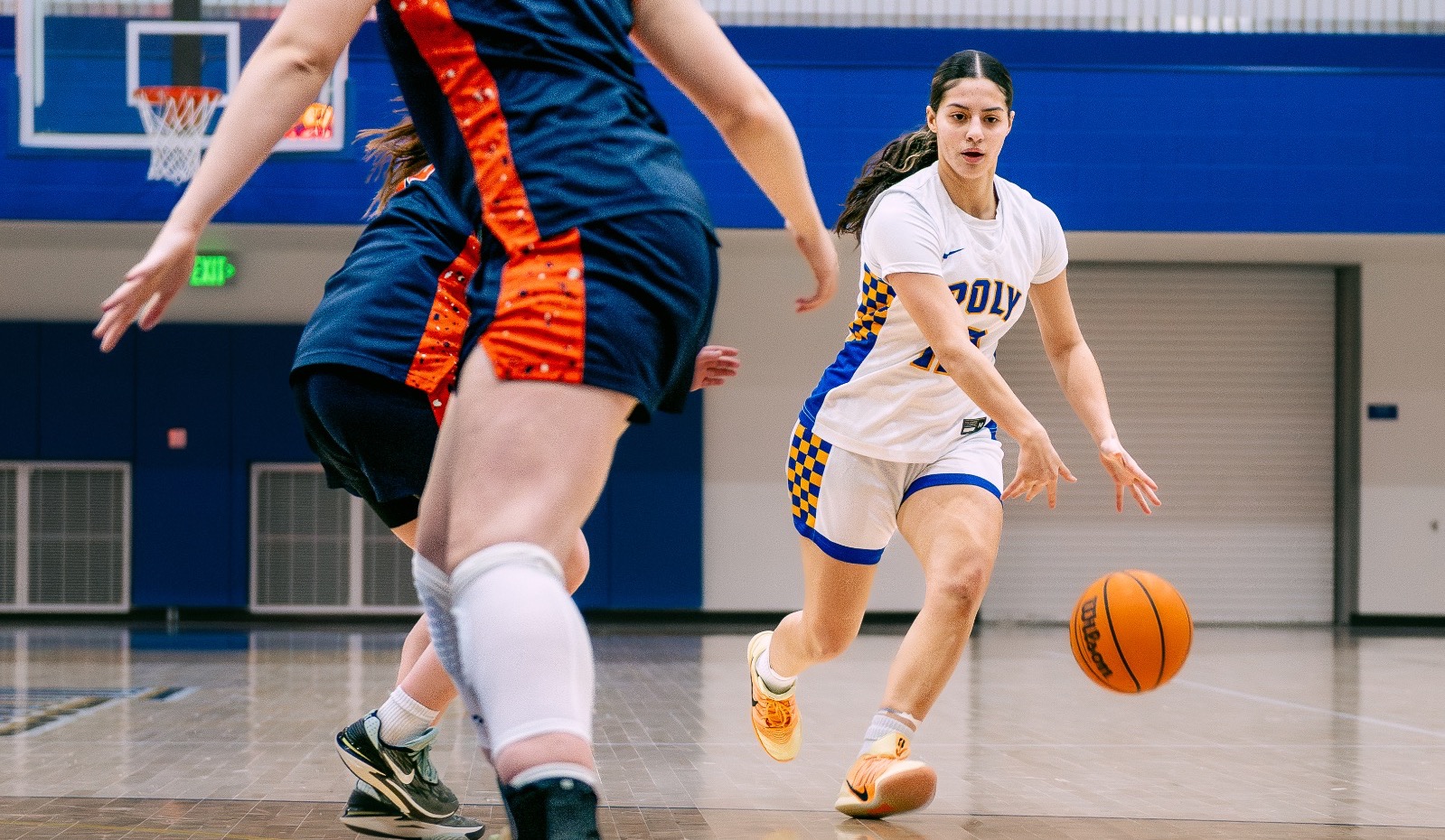 SUNY Poly women’s basketball player attacks the basket