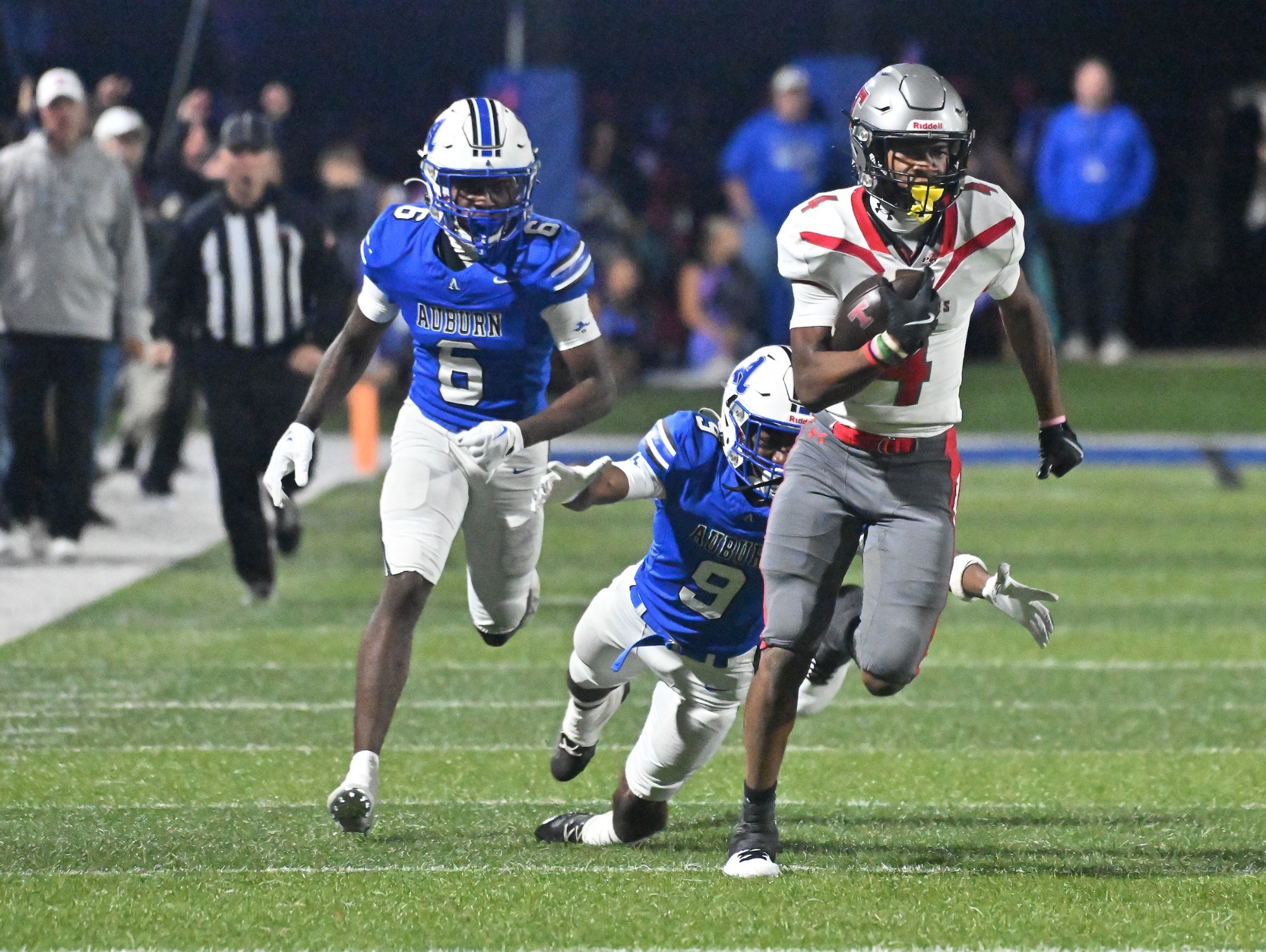 Thompson Downs Top Ranked Auburn To Advance To Semifinals Thompson thompson-downs-top-ranked-auburn-to-advance-to-semifinals-thompson