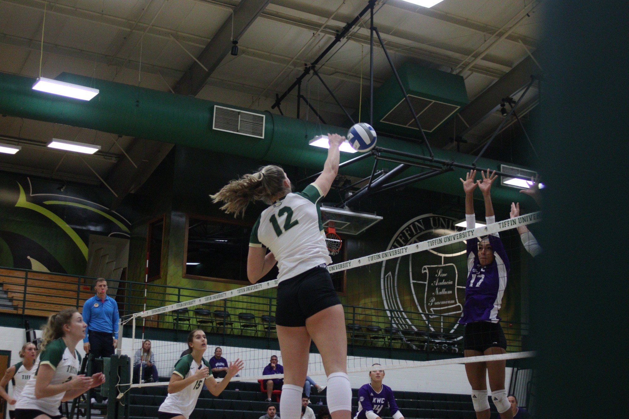 Katelyn Owens records five kills against KWC