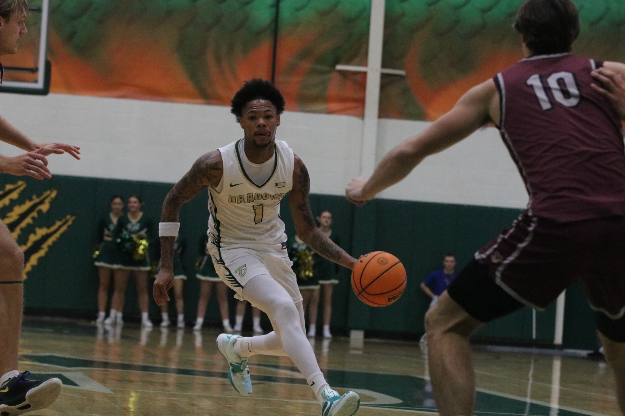 D'monyae Davis leads Dragons against Thomas More