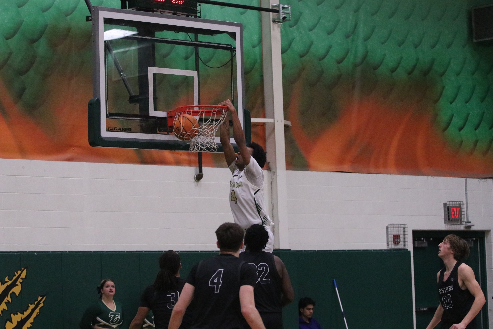 Jonah Nesmith hammers home a dunk vs ODU