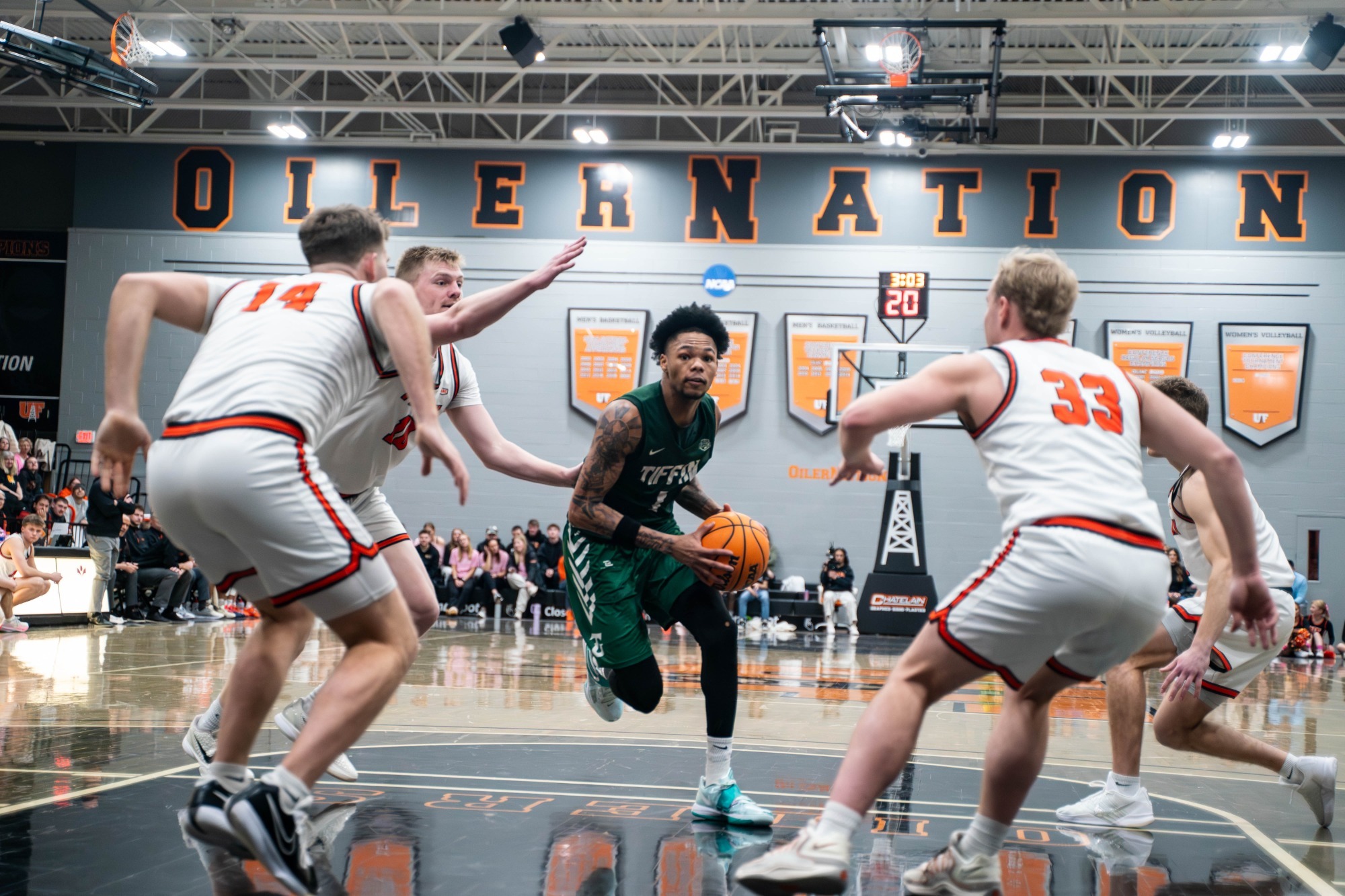 D'monyae Davis has big day on the court at Findlay