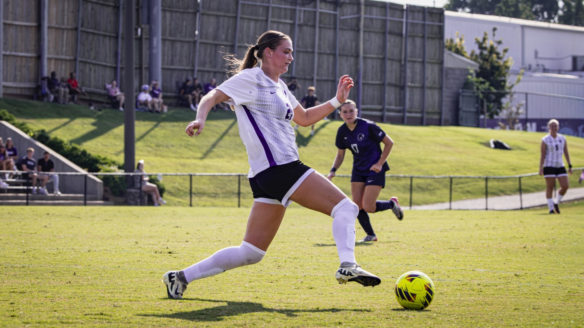 Anna Farrell vs UAH