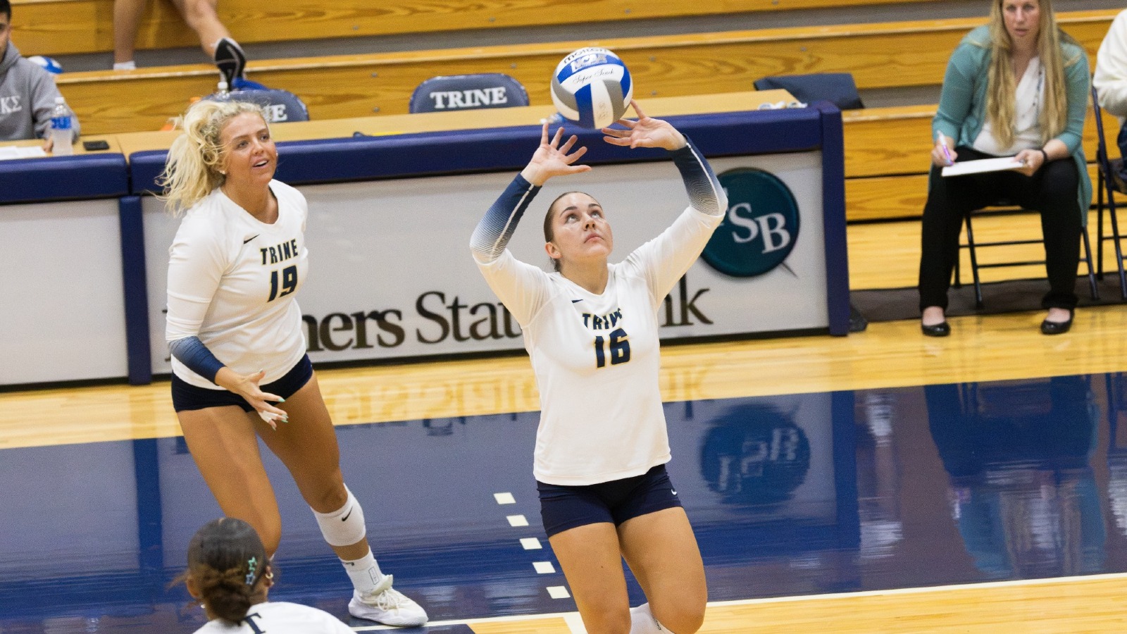 Cali Stevons sets the ball