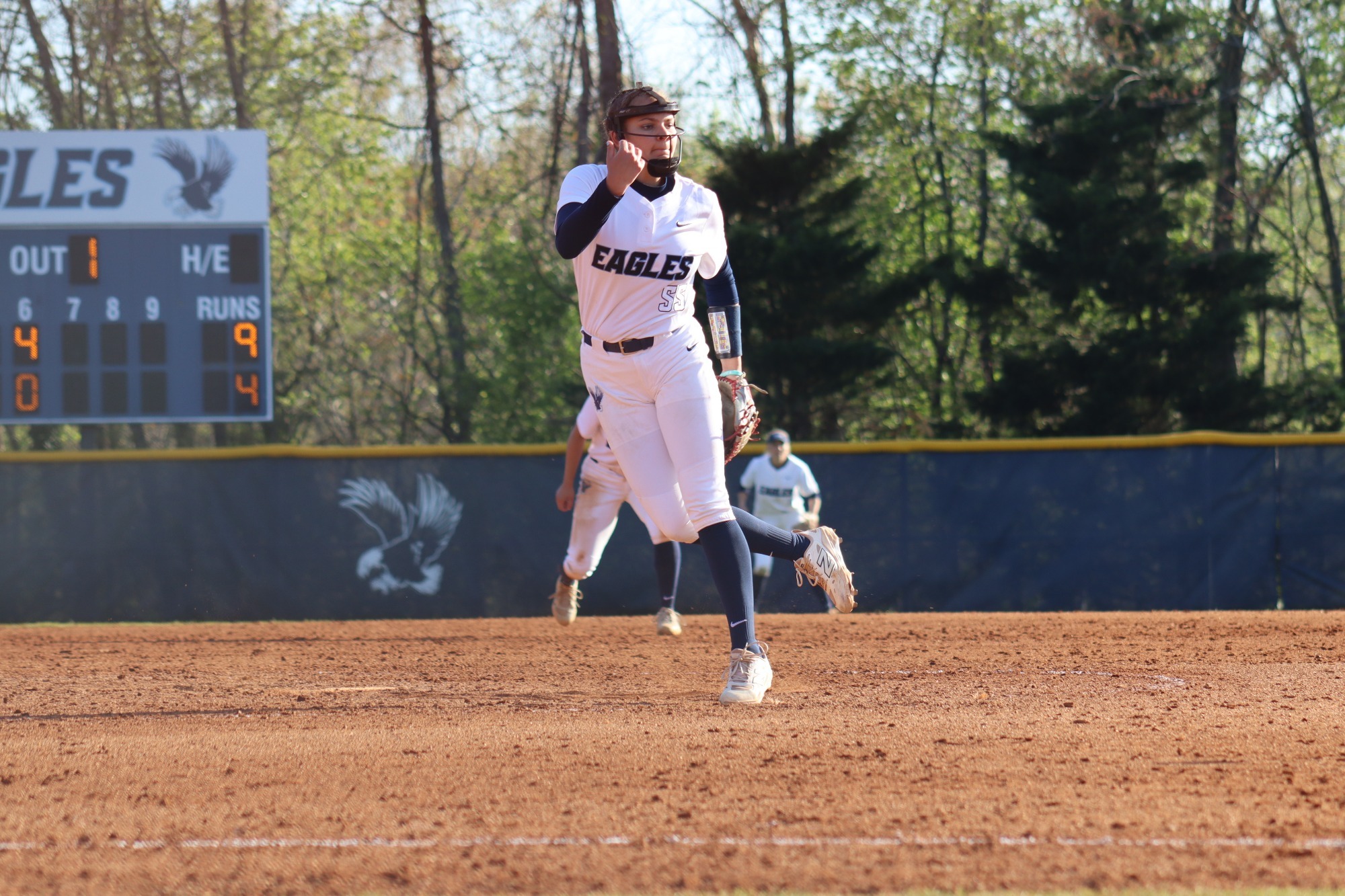 UMW's Cierra Foss tosses a pitch