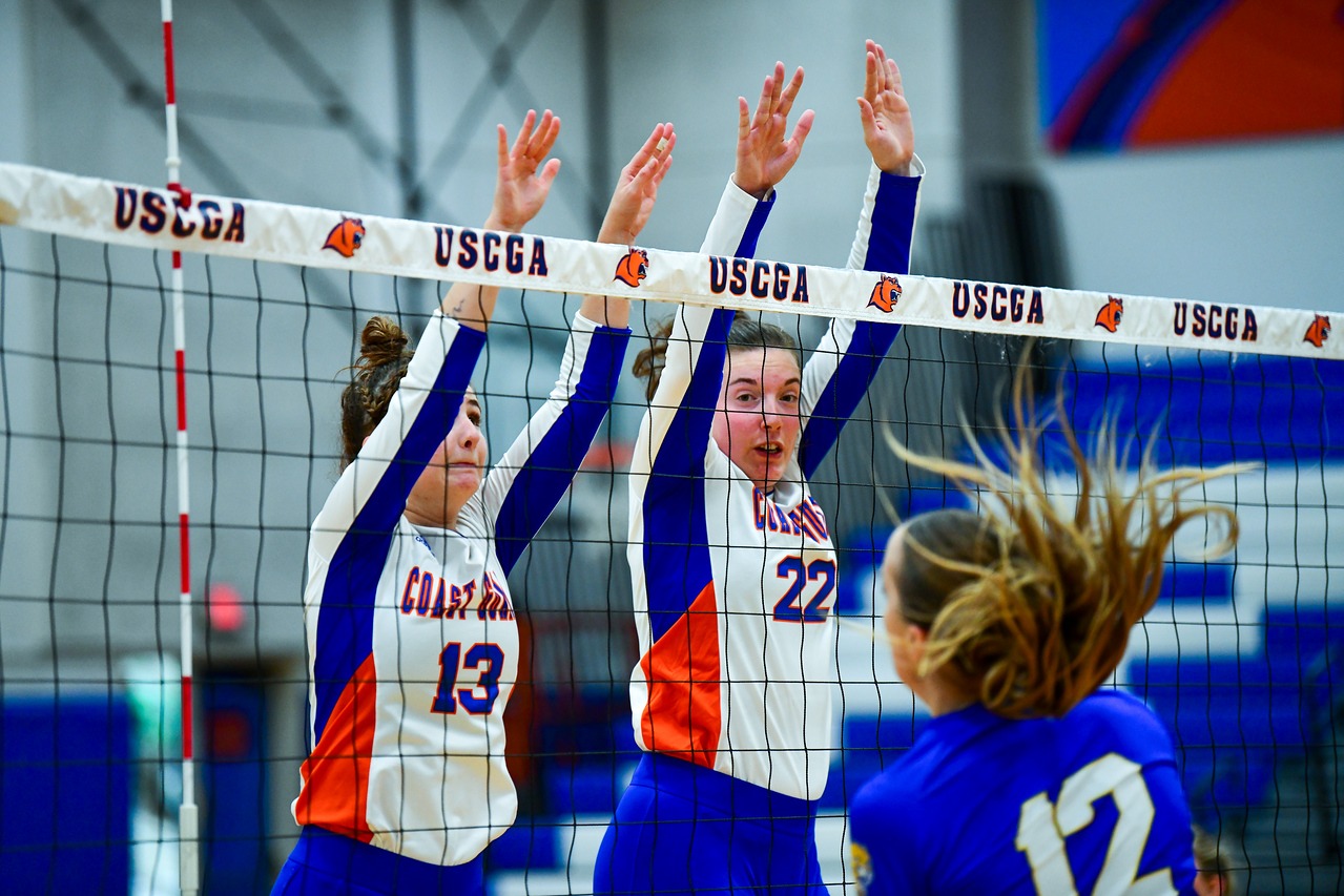 Volleyball Defeats Salve Regina in Three United States Coast Guard