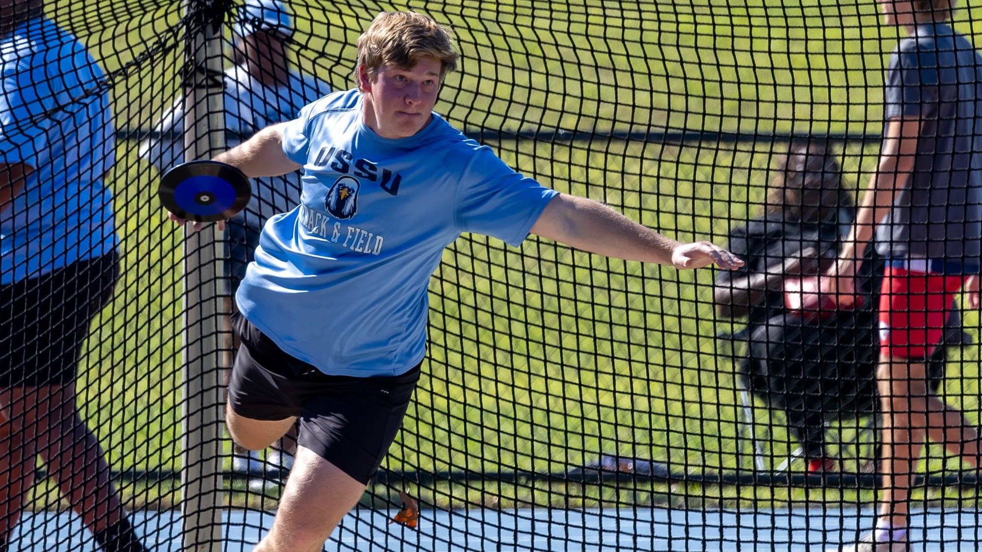 Jacob Hagan throwing discus