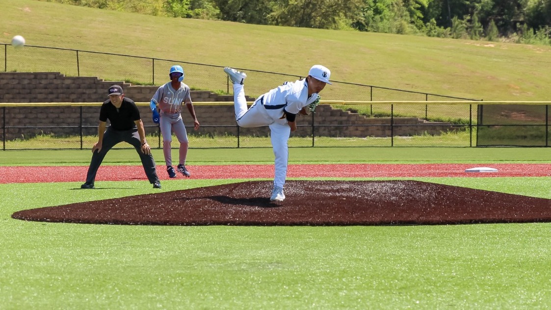 Giovanny Perez pitching