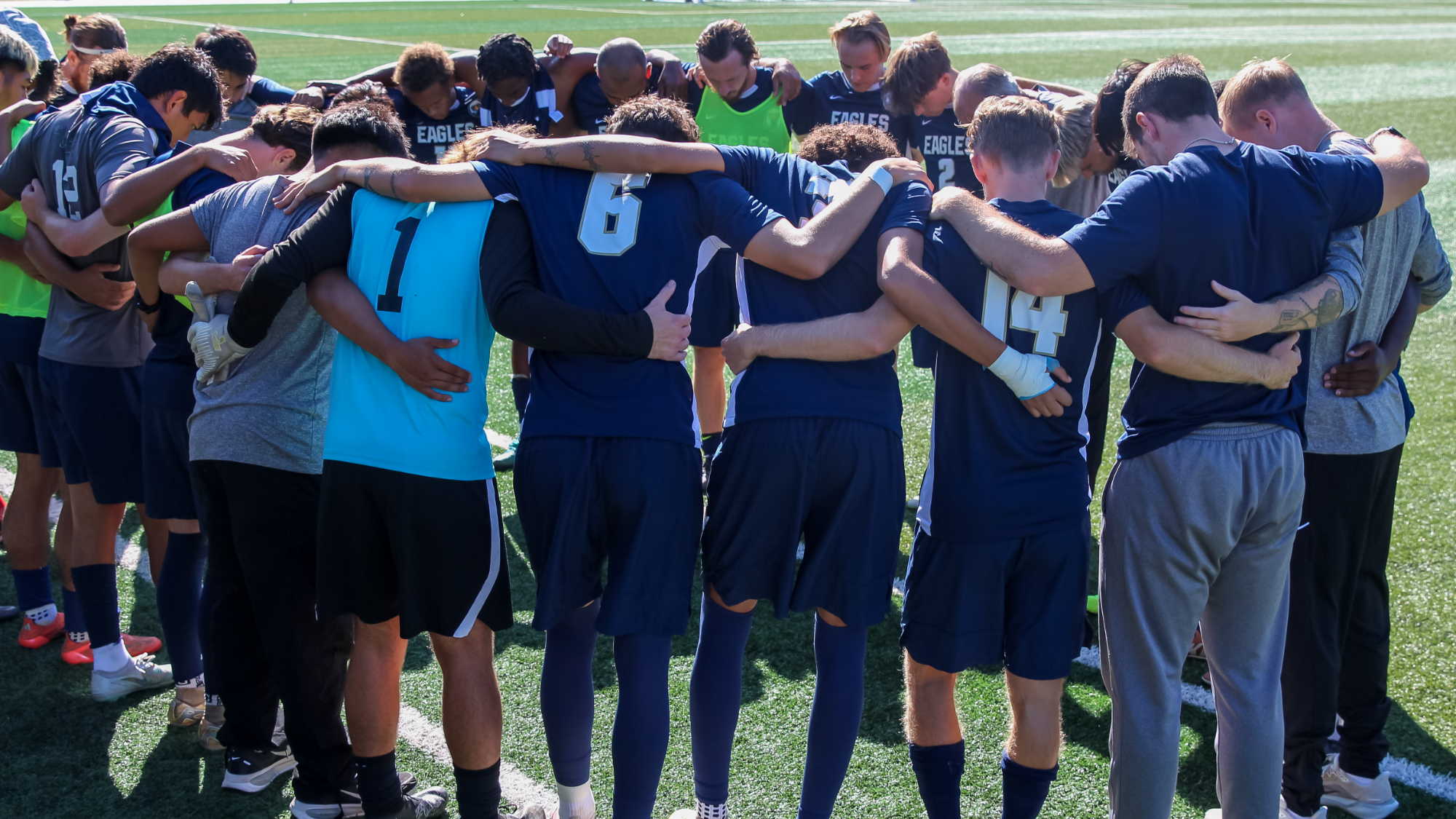 USSU Men's Soccer Huddle