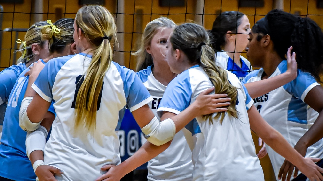 USSU Volleyball Huddle